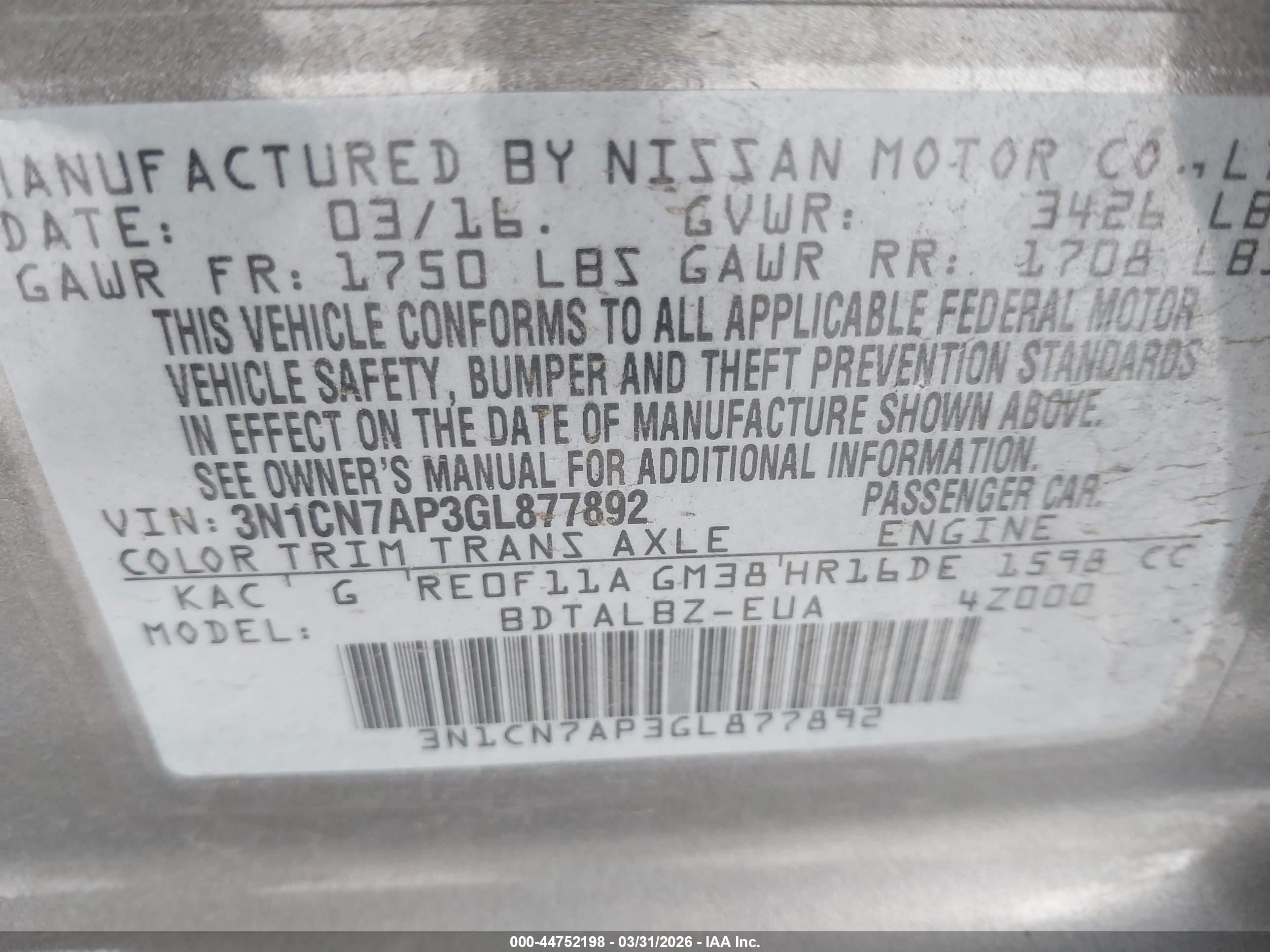 NISSAN VERSA image 9