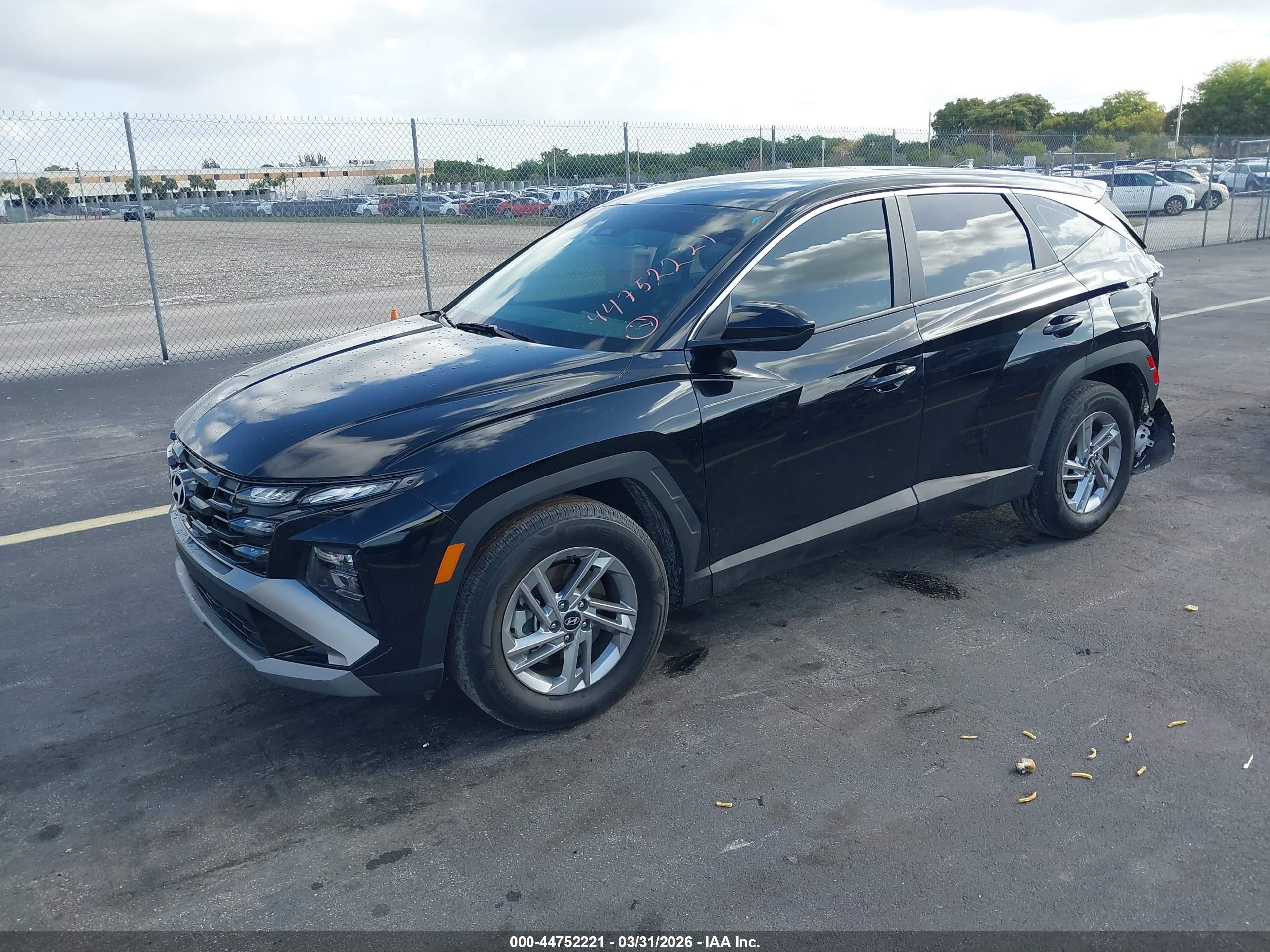 HYUNDAI TUCSON image 2