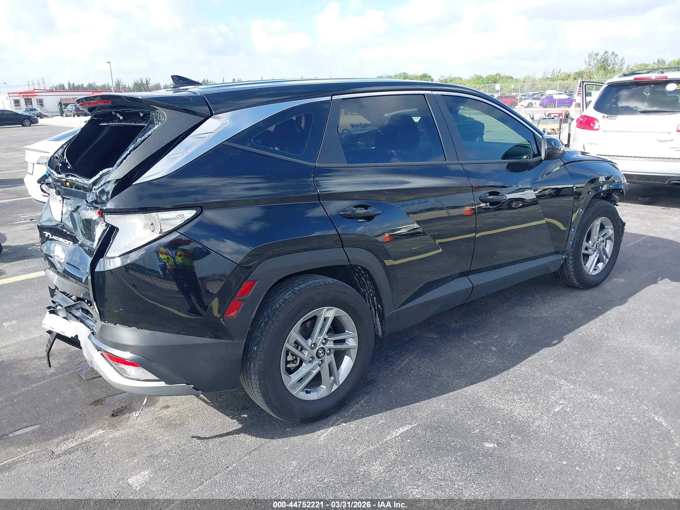 HYUNDAI TUCSON image 4