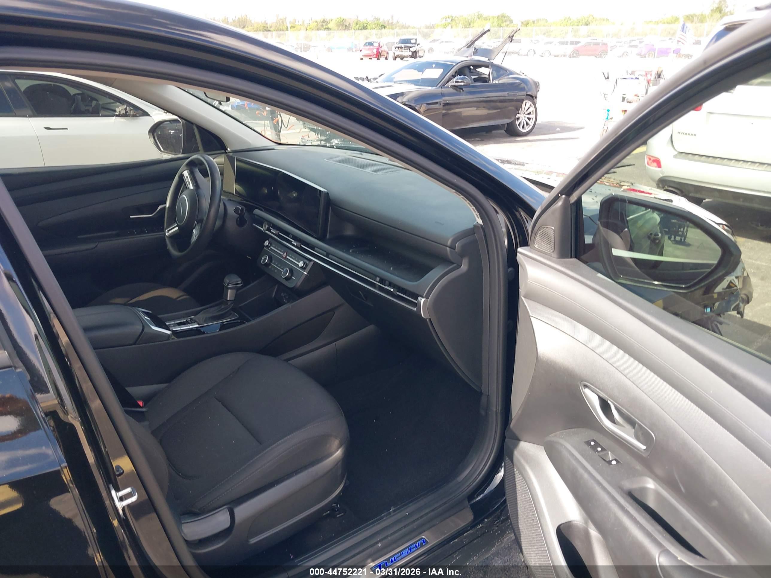 HYUNDAI TUCSON image 5