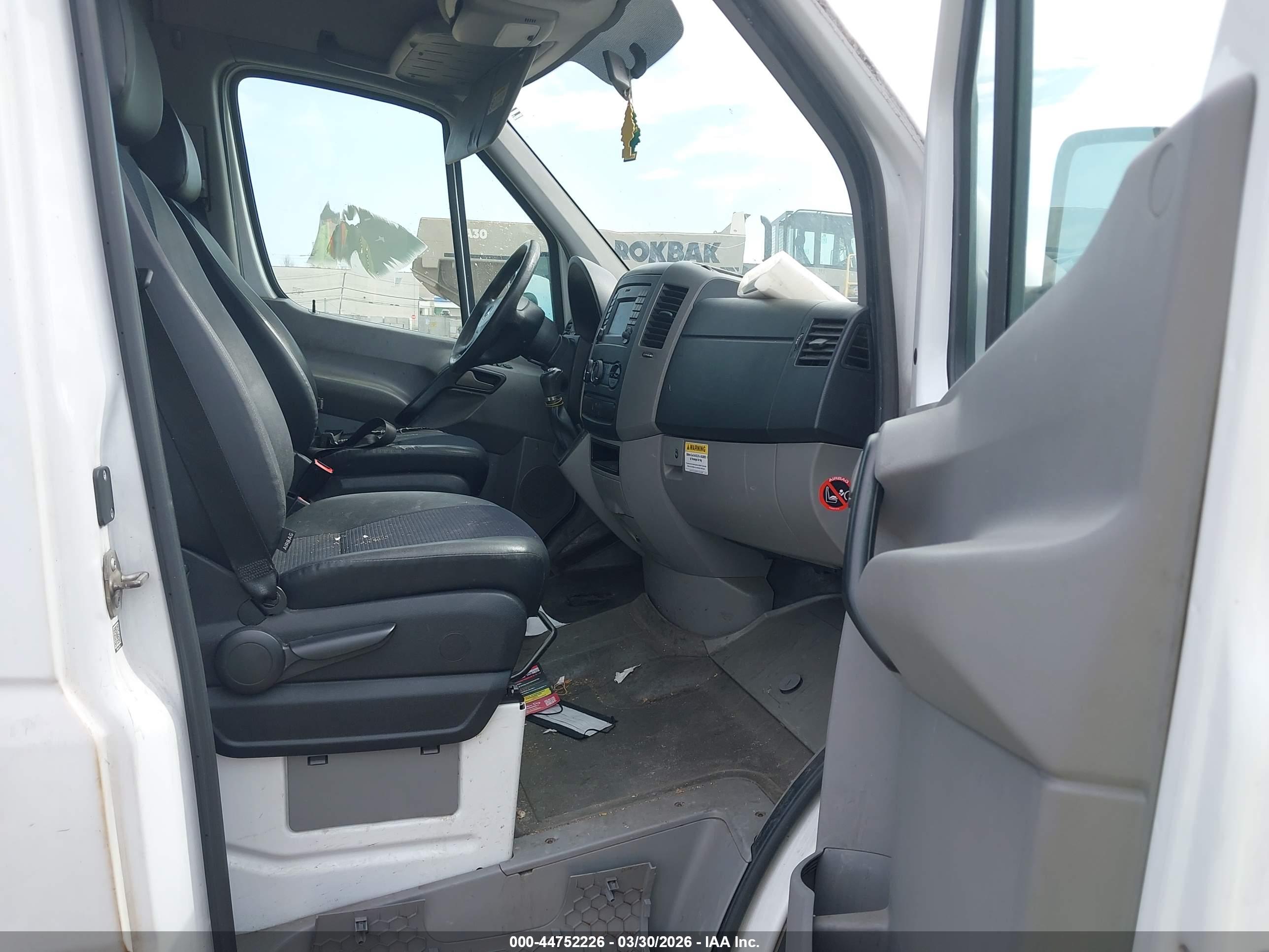 MERCEDES-BENZ SPRINTER image 5