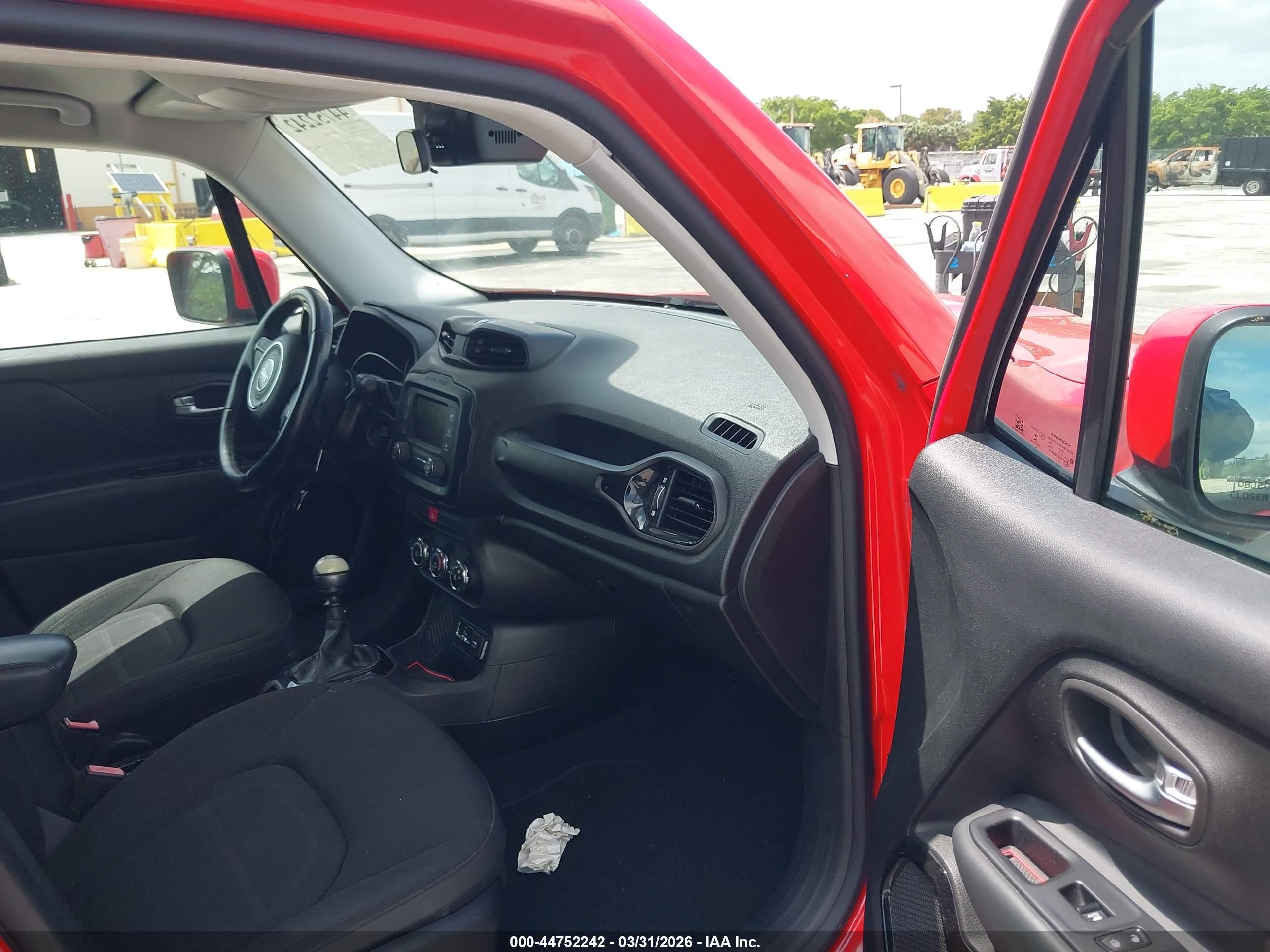 JEEP RENEGADE image 5