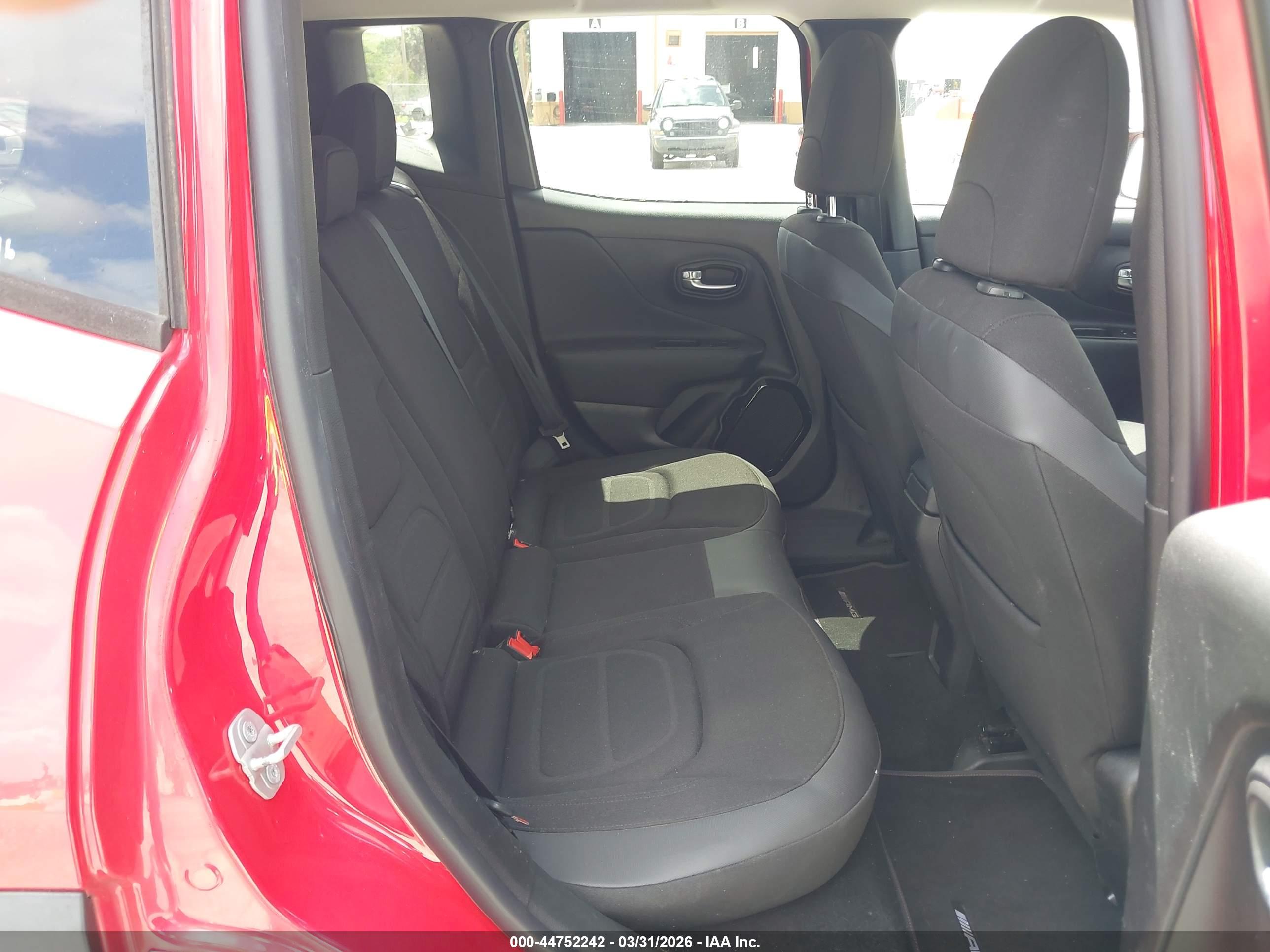 JEEP RENEGADE image 8