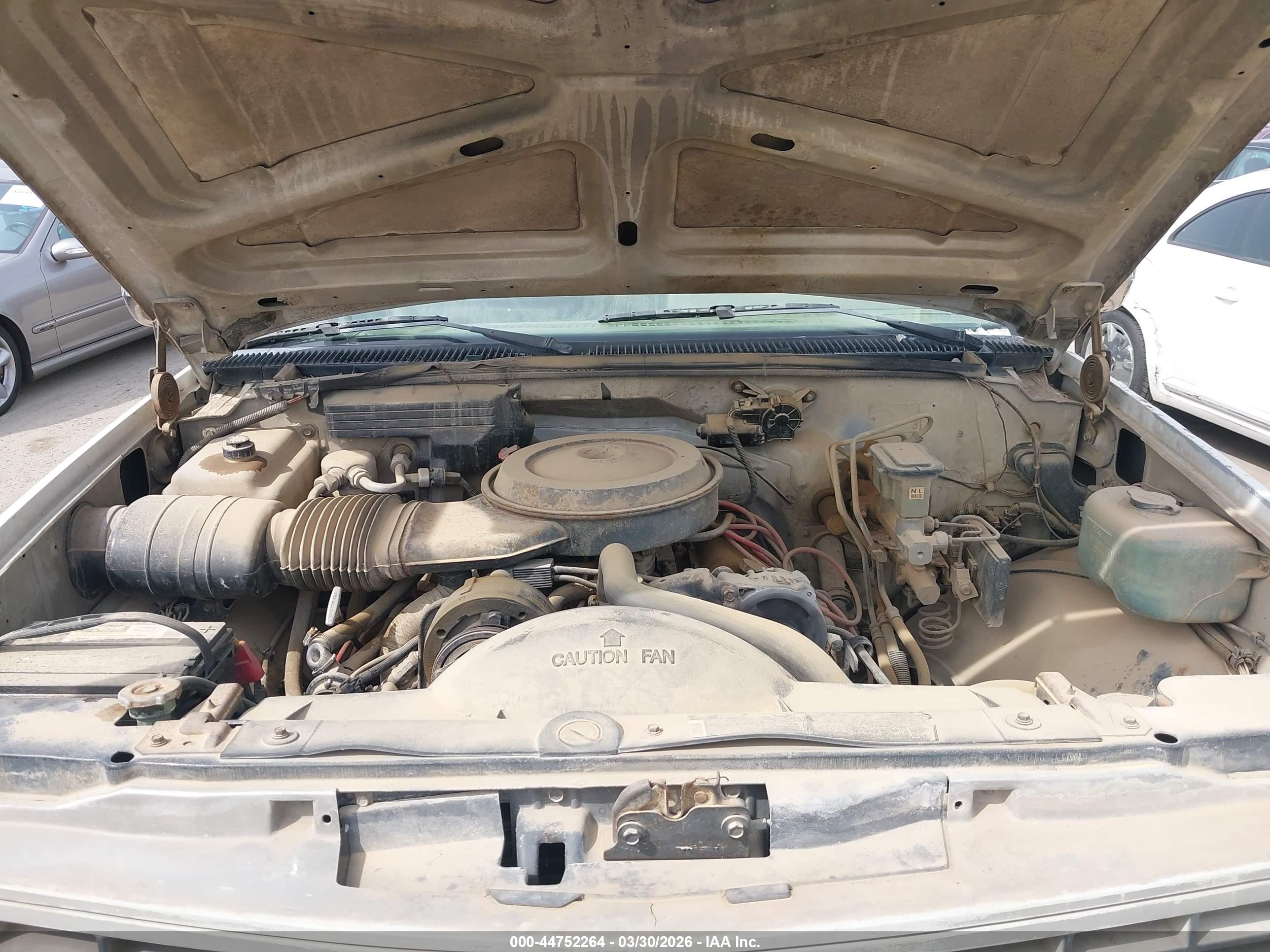 CHEVROLET GMT-400 image 10