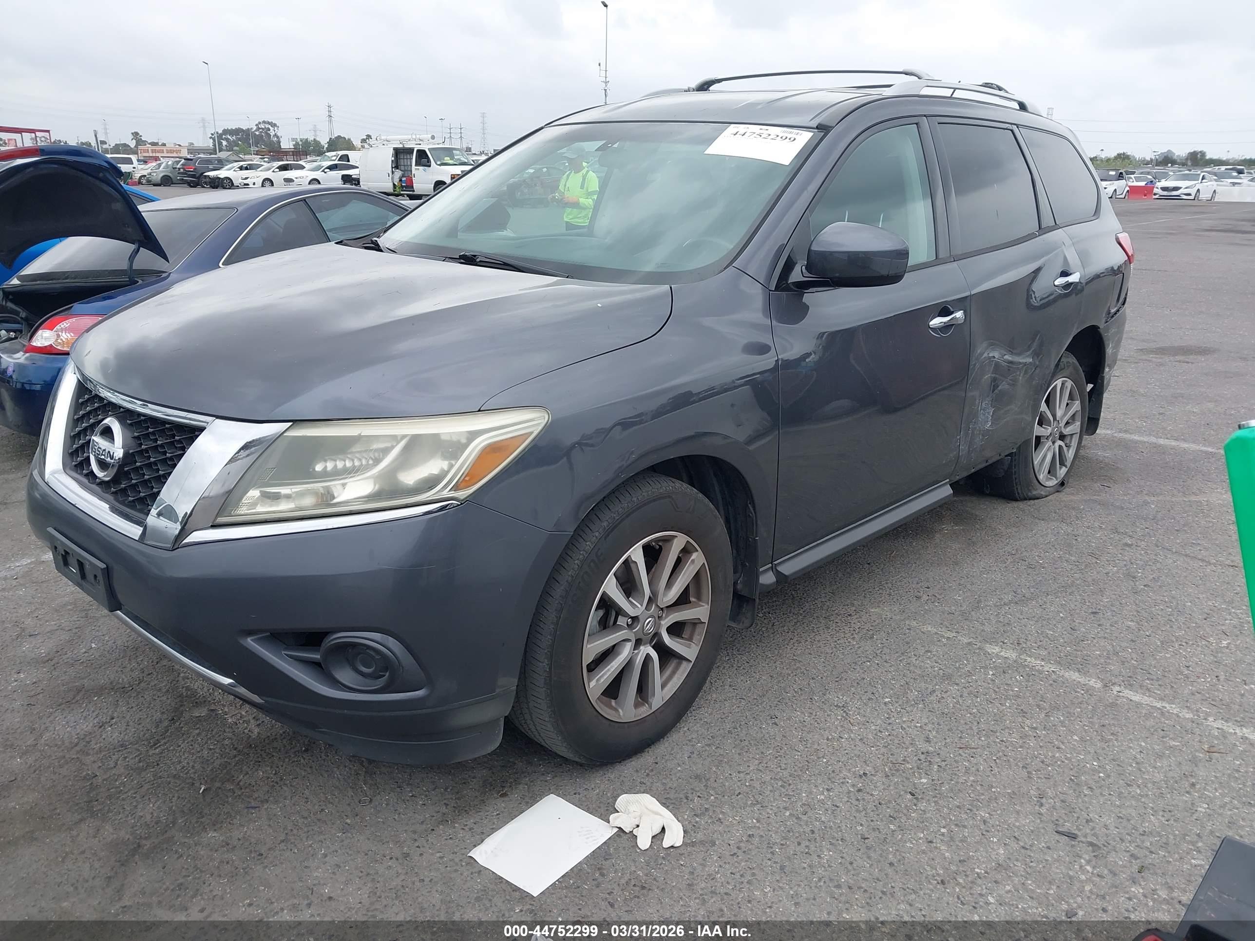 NISSAN PATHFINDER image 2