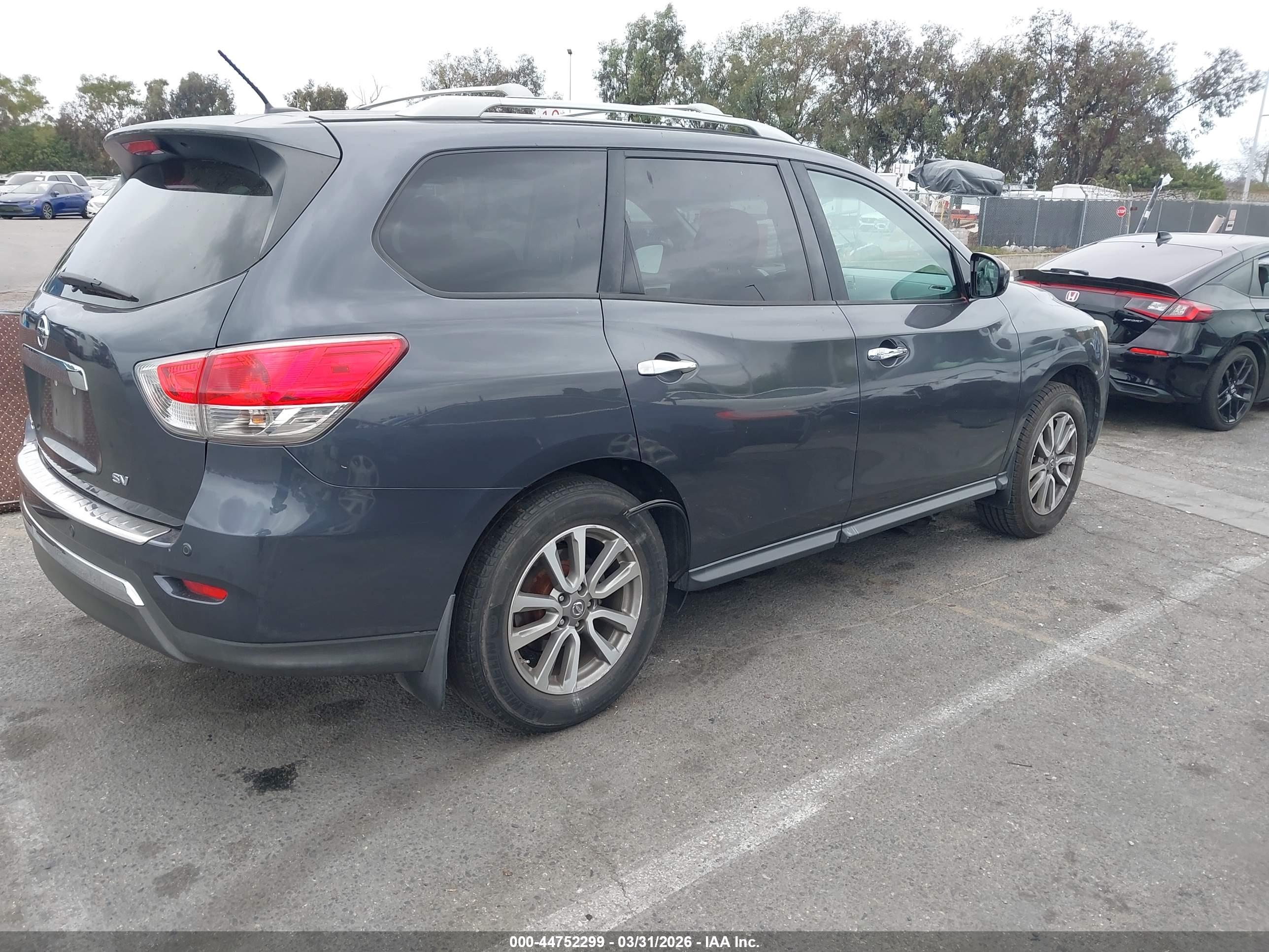 NISSAN PATHFINDER image 4