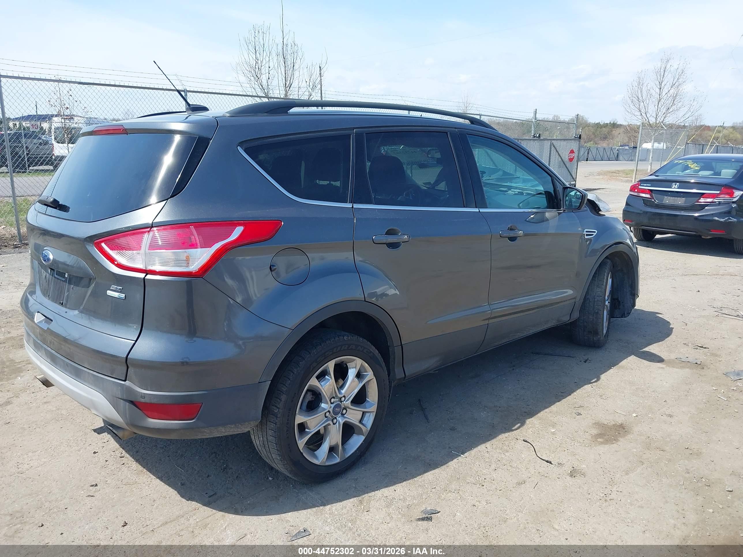 FORD ESCAPE image 4