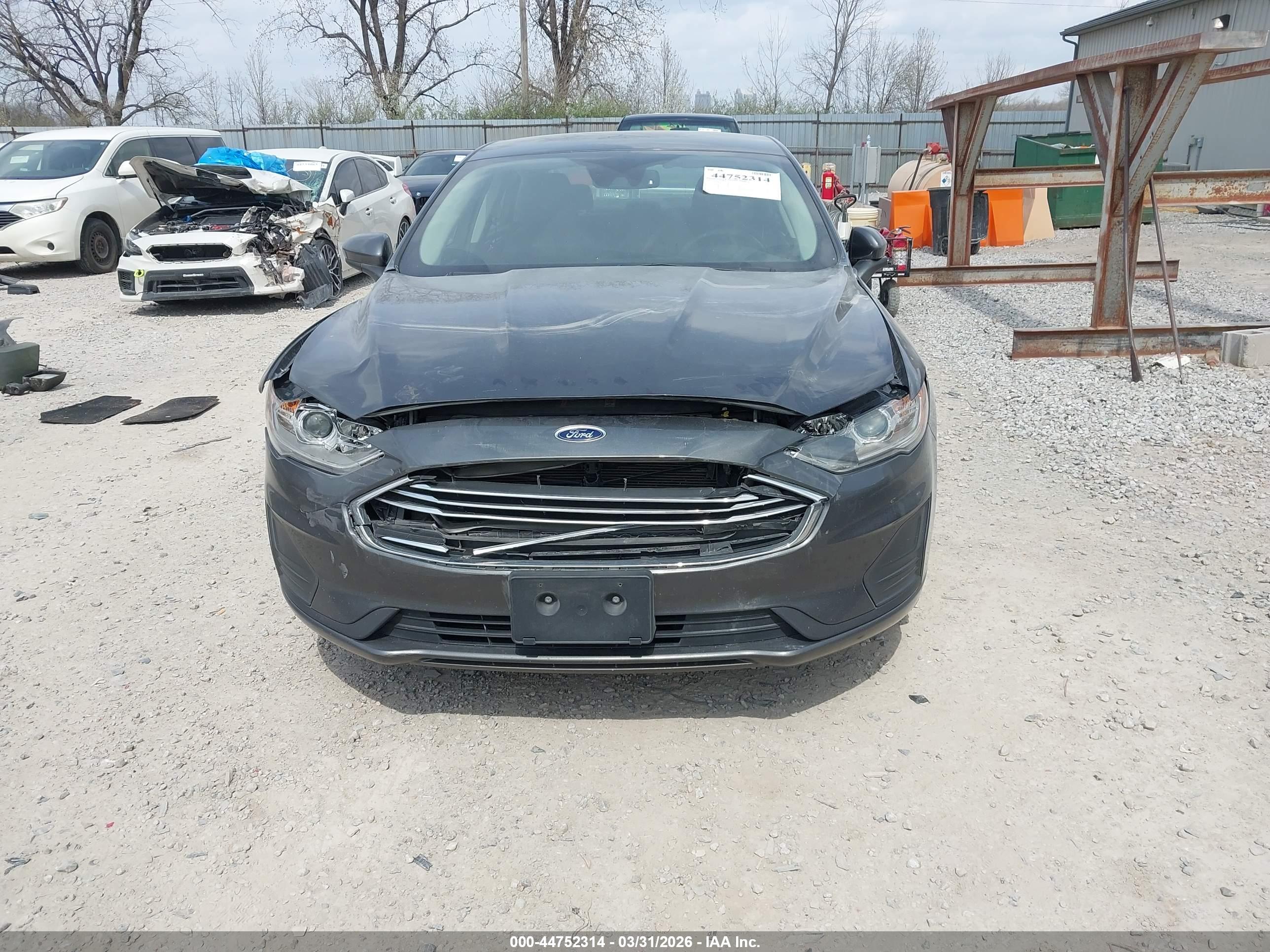 FORD FUSION image 6