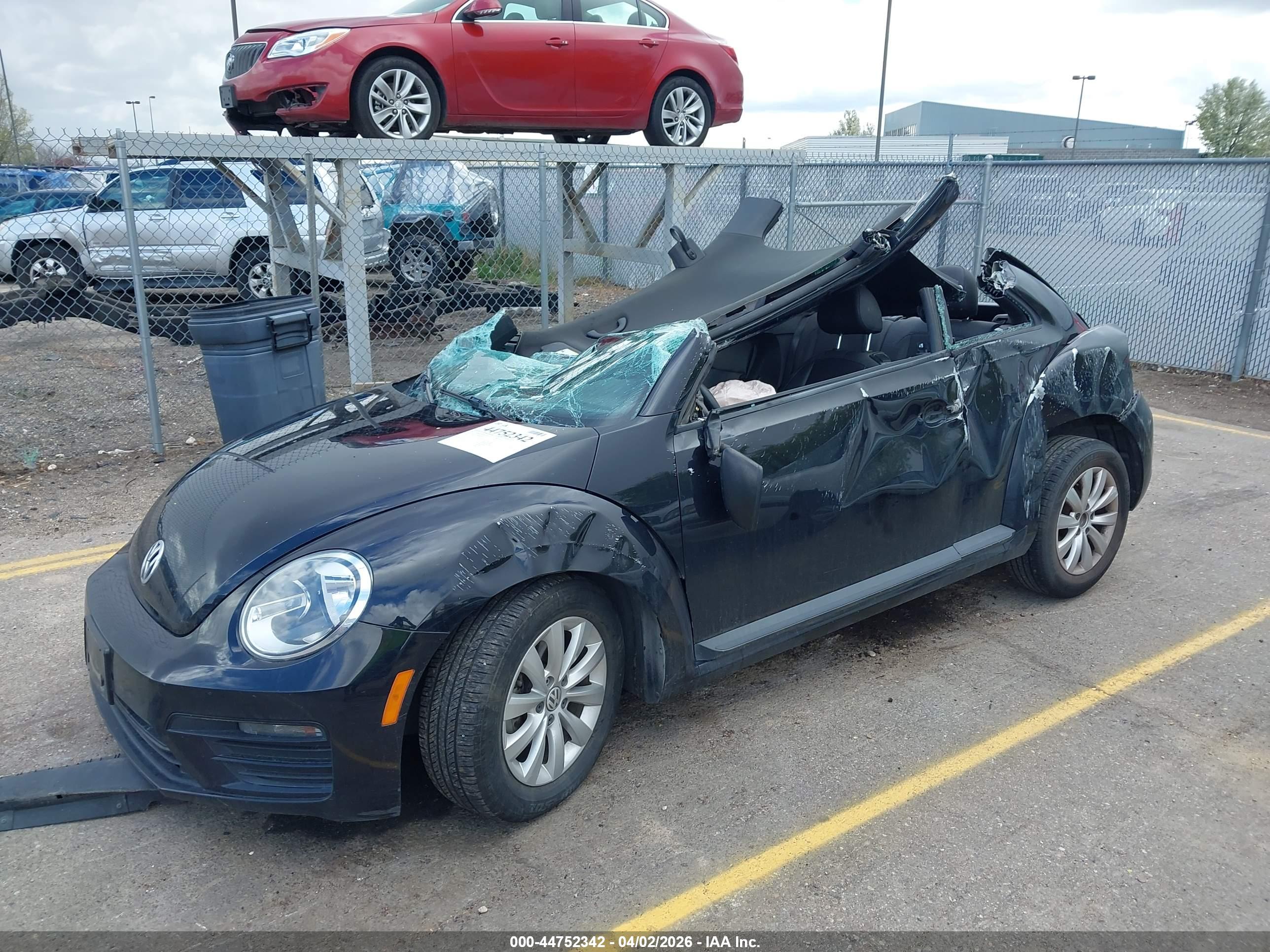 VOLKSWAGEN BEETLE image 2