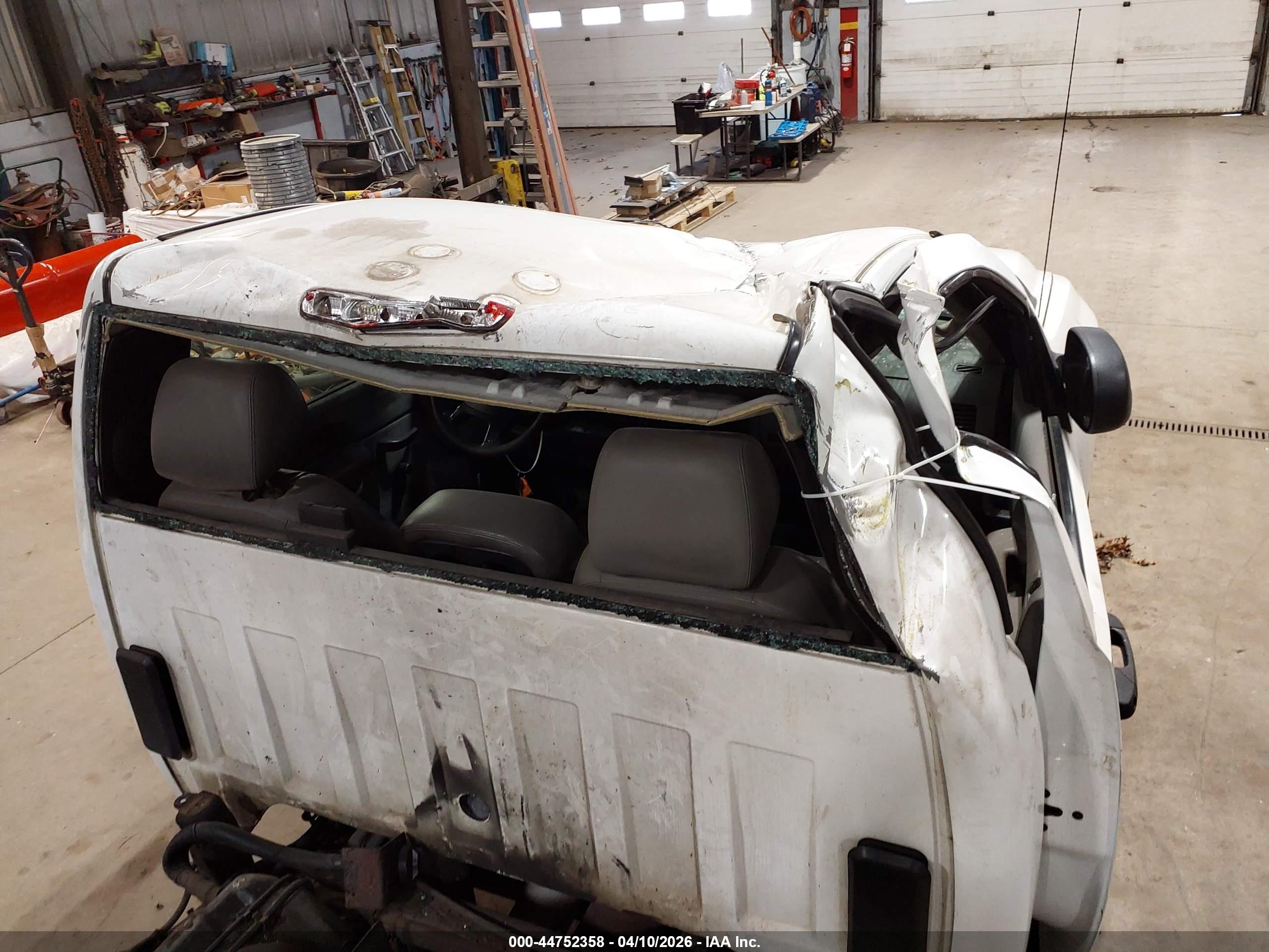 CHEVROLET SILVERADO image 6