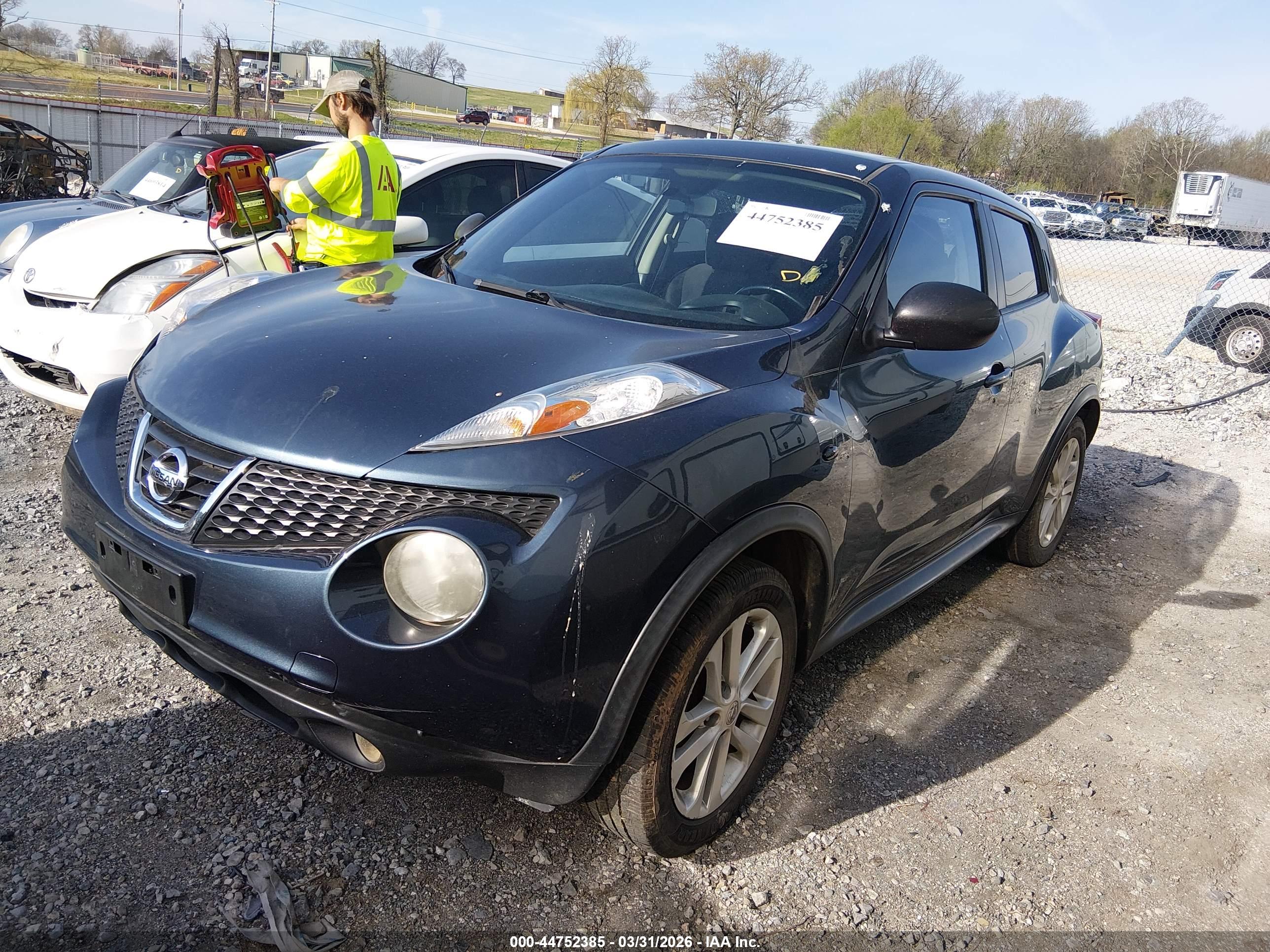 NISSAN JUKE image 2