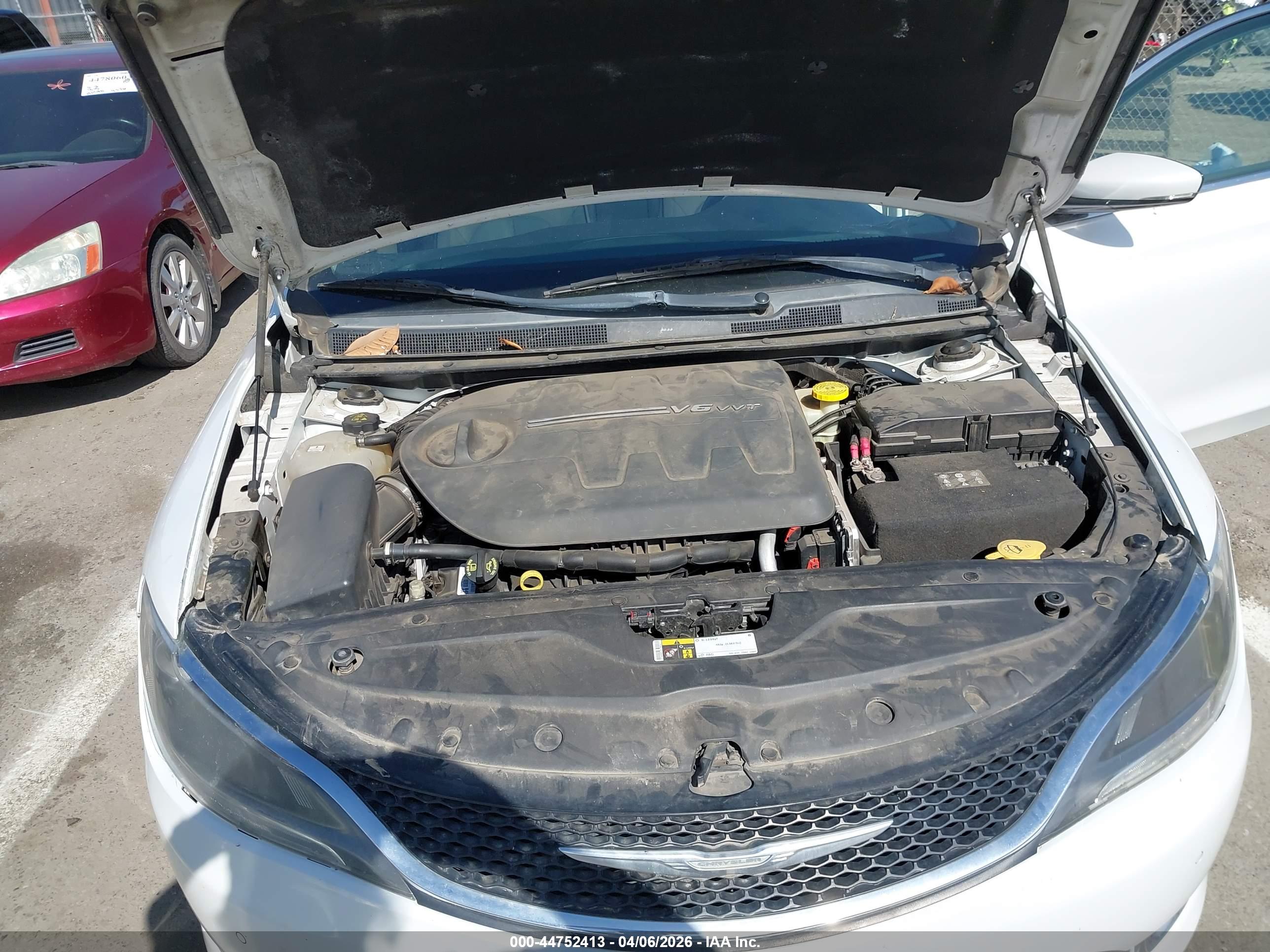 CHRYSLER 200 image 10