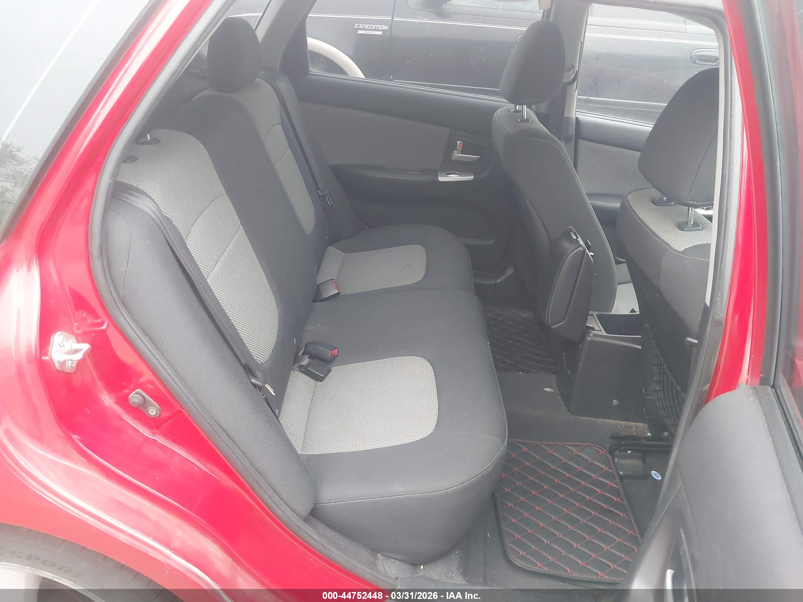 KIA SPECTRA5 image 8