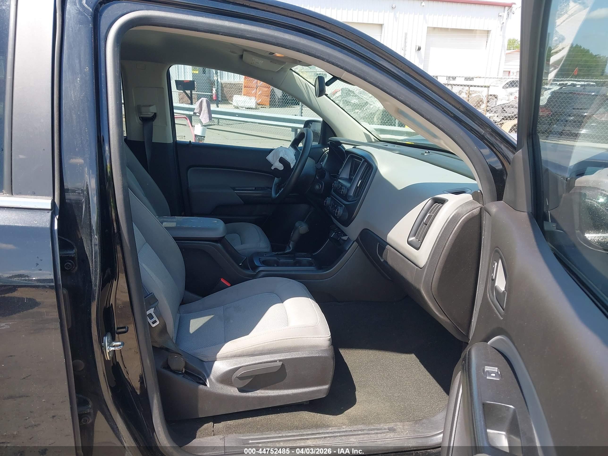 CHEVROLET COLORADO image 5