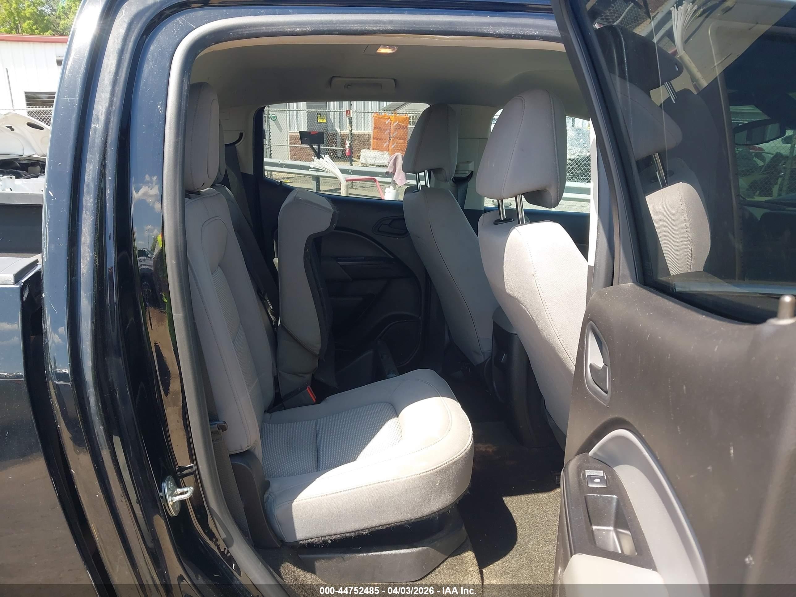 CHEVROLET COLORADO image 8