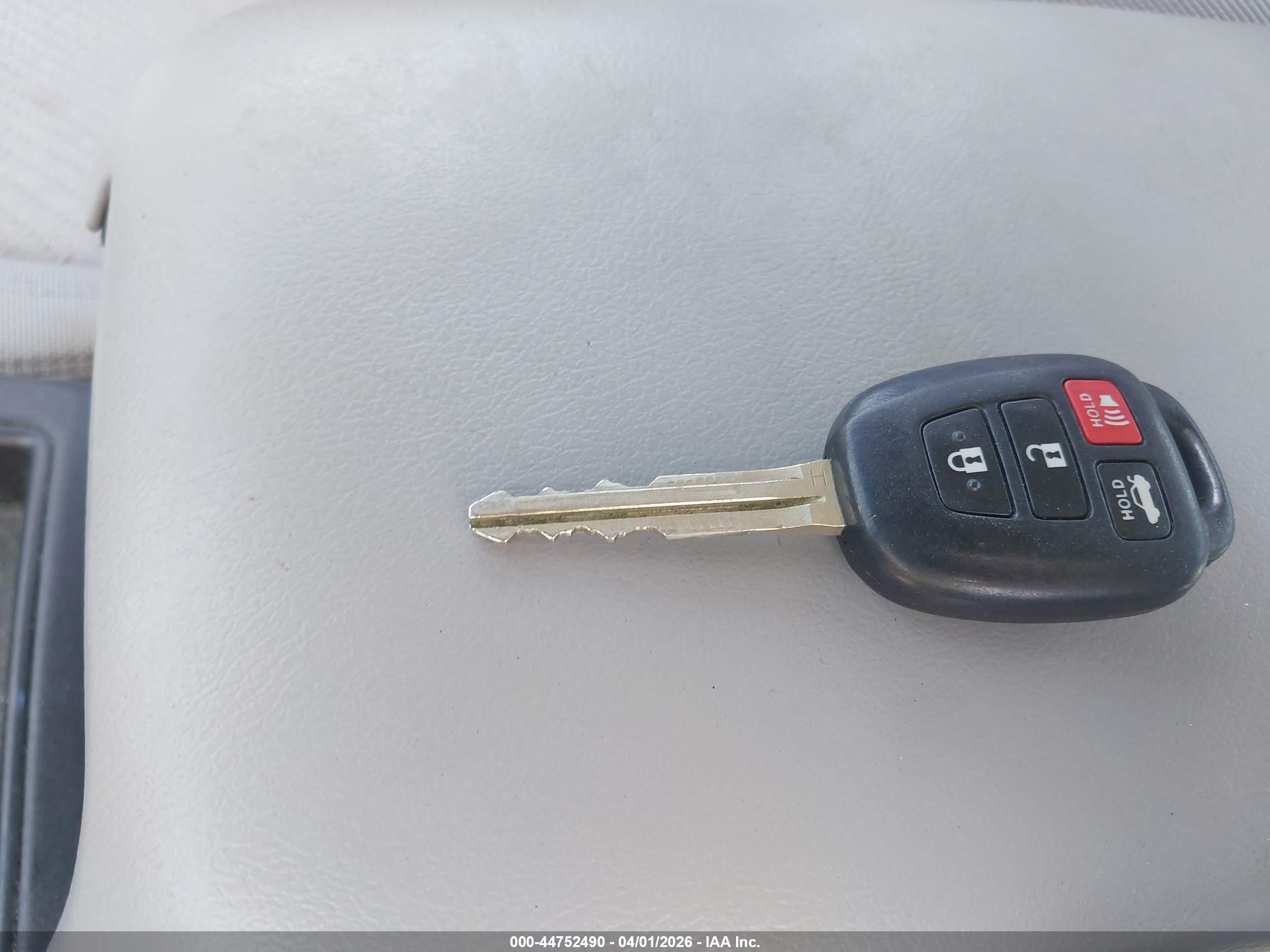 TOYOTA CAMRY image 11