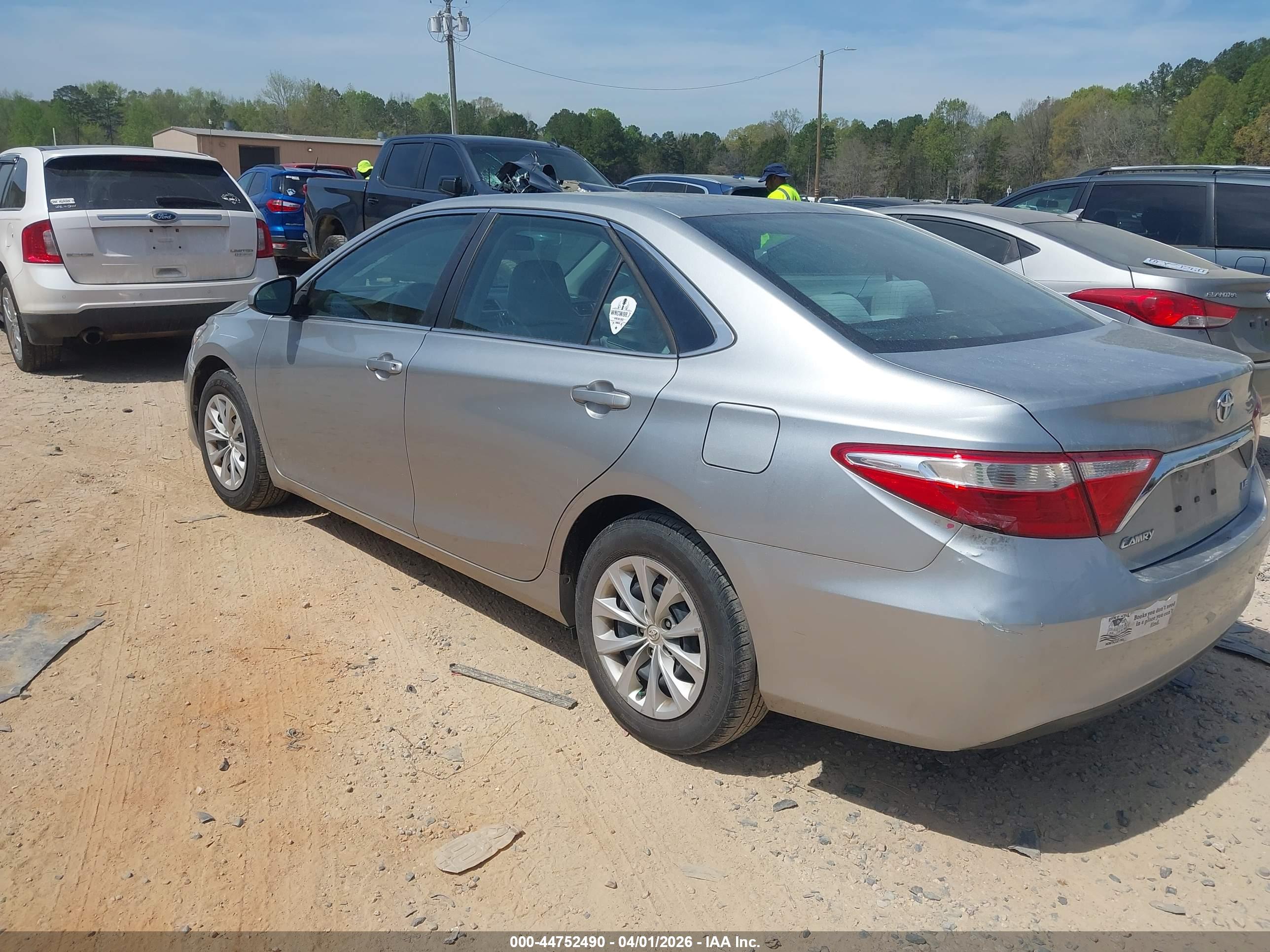 TOYOTA CAMRY image 3
