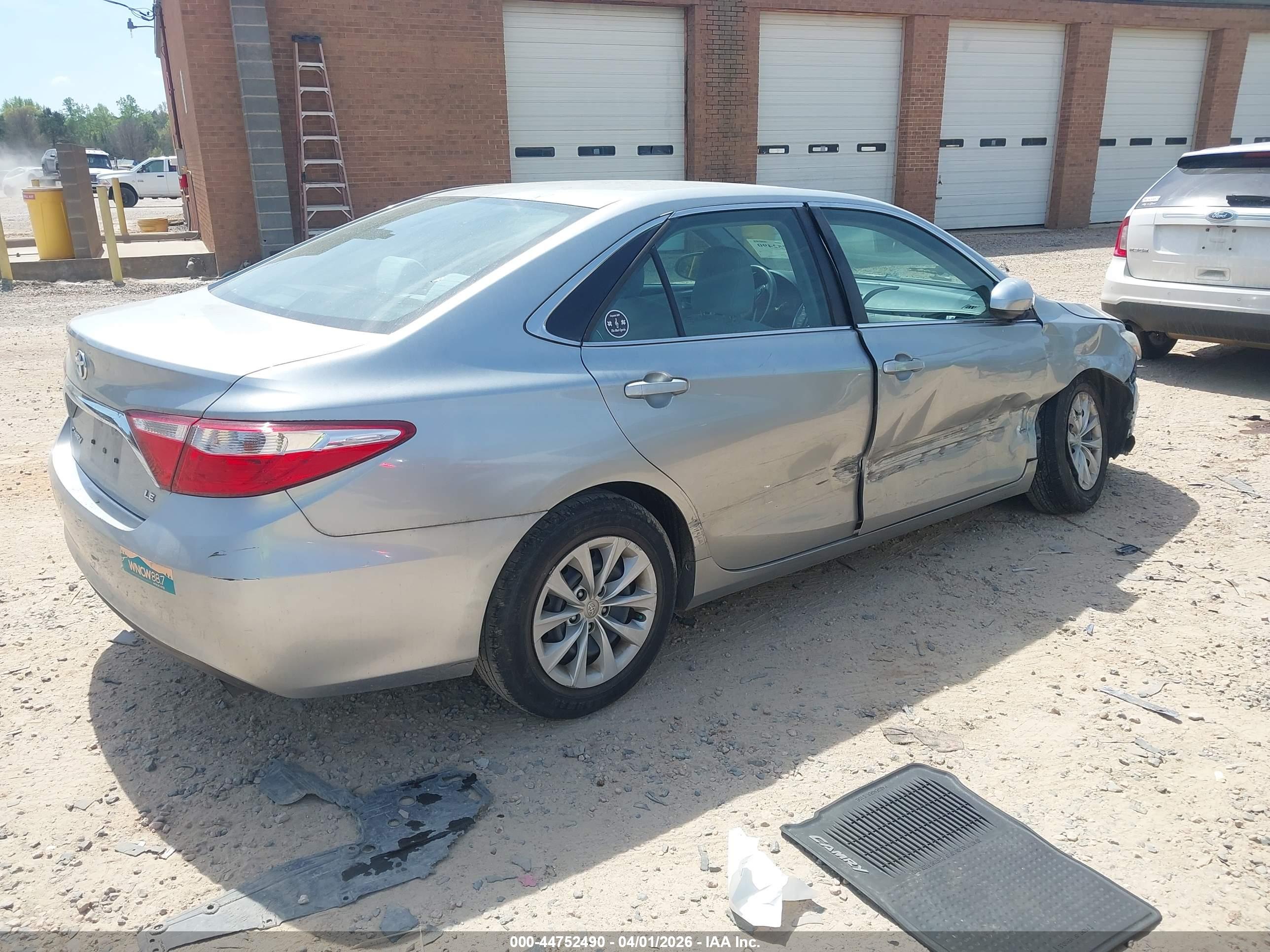 TOYOTA CAMRY image 4
