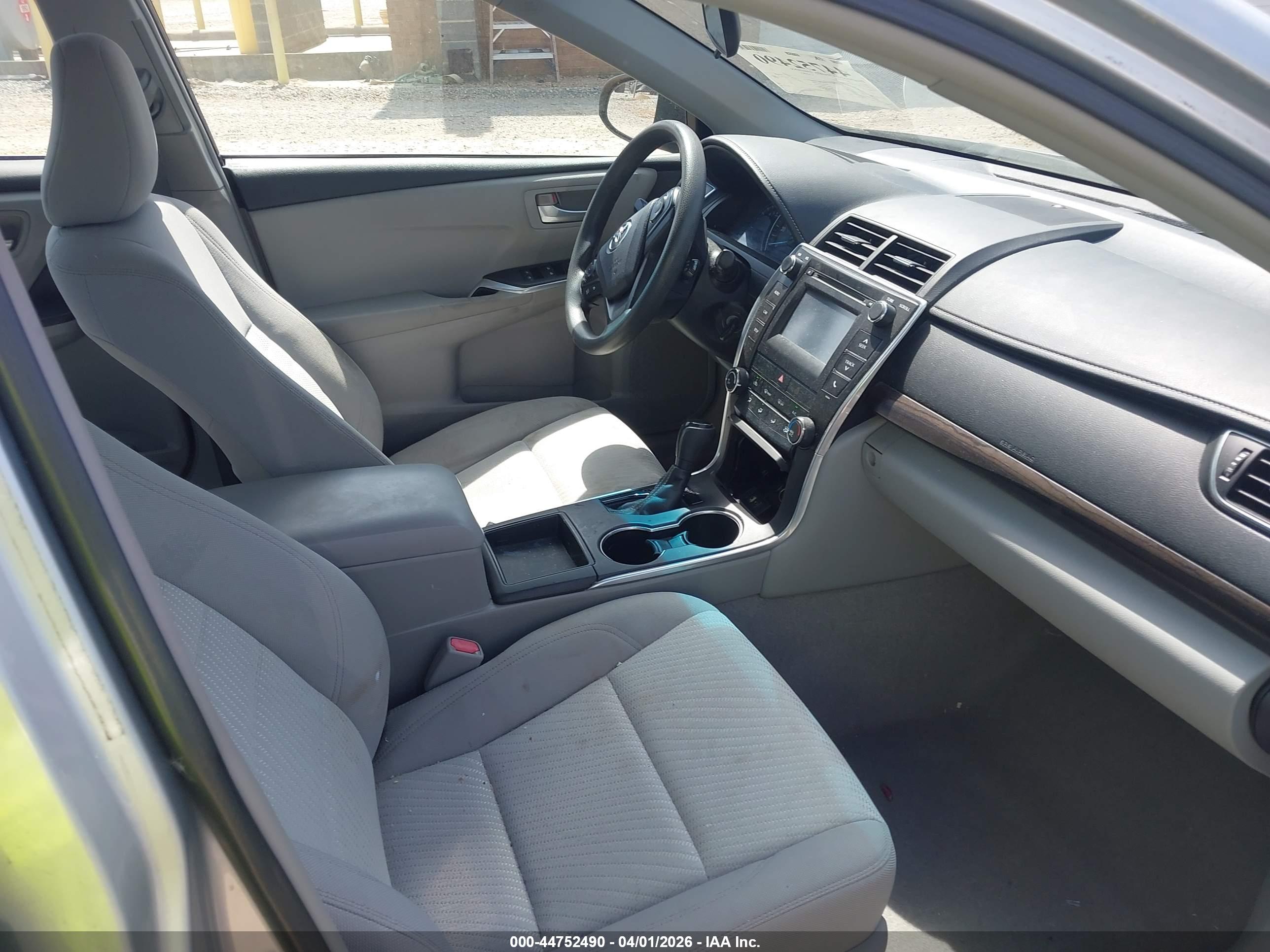 TOYOTA CAMRY image 5