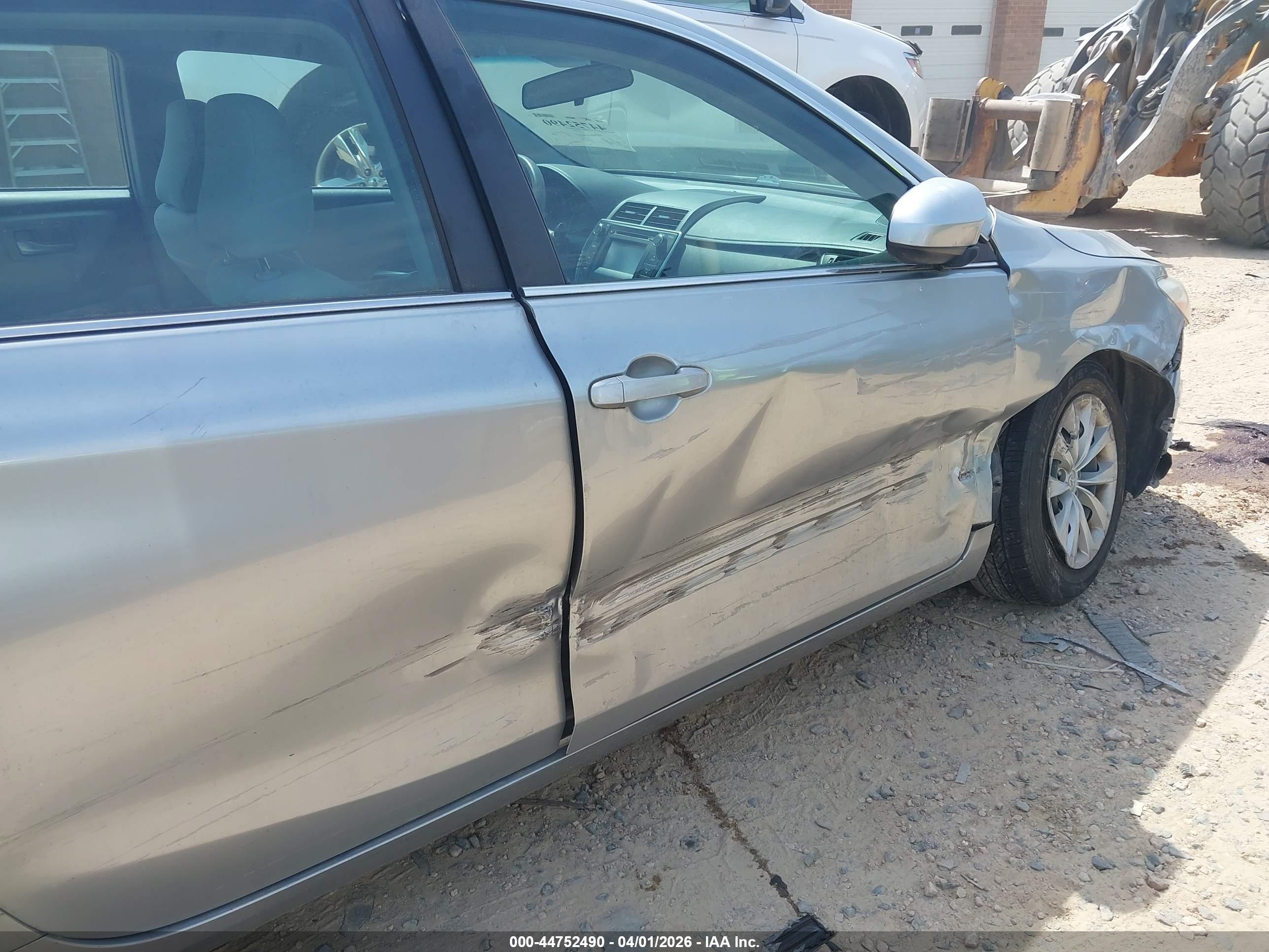 TOYOTA CAMRY image 6