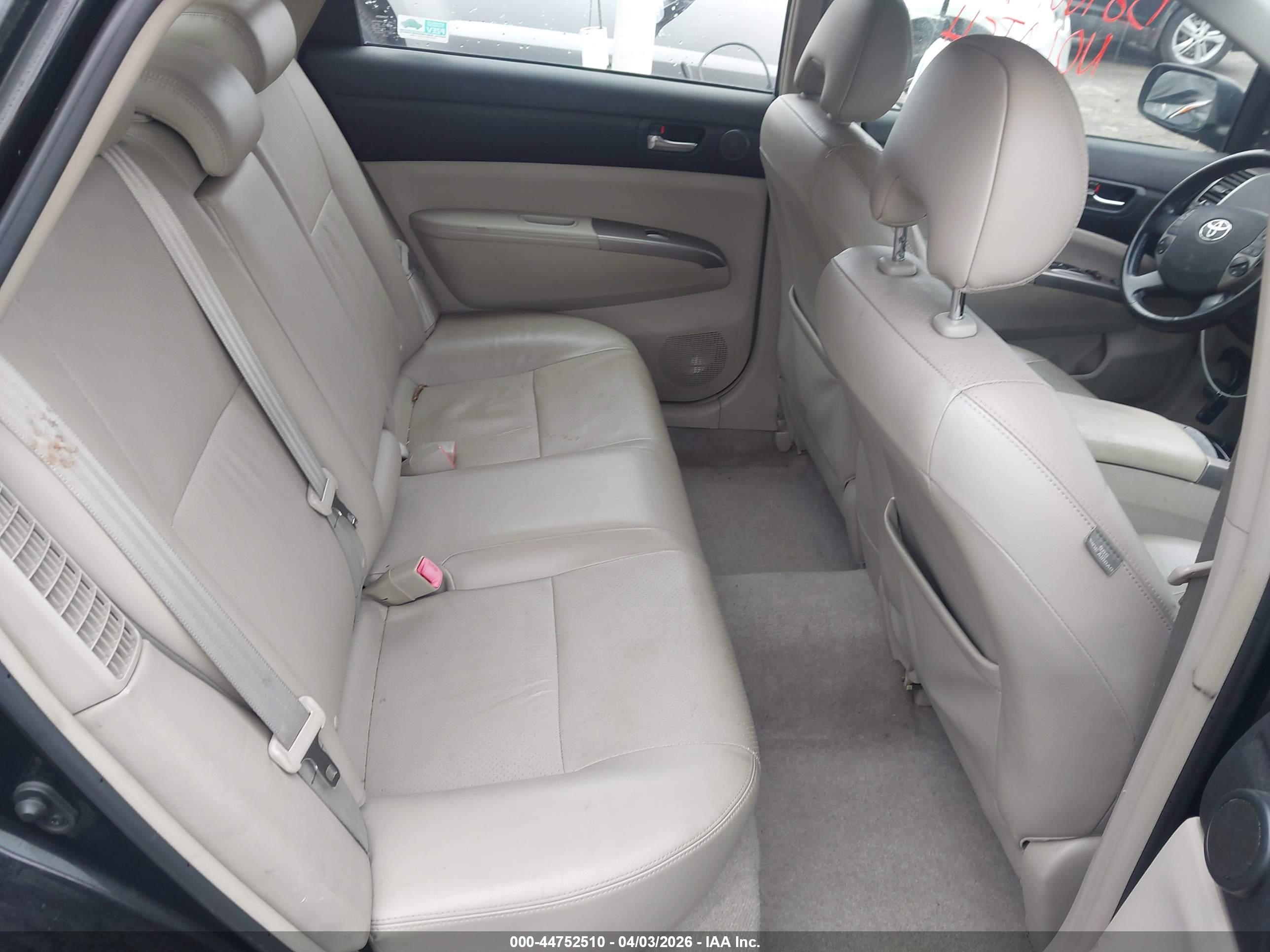 TOYOTA PRIUS image 8