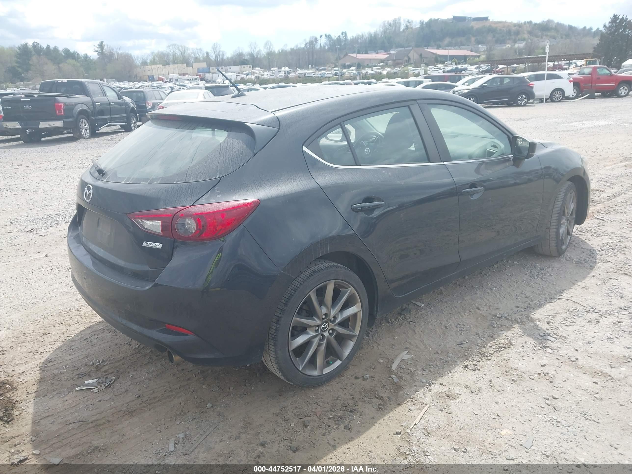 MAZDA MAZDA3 image 4