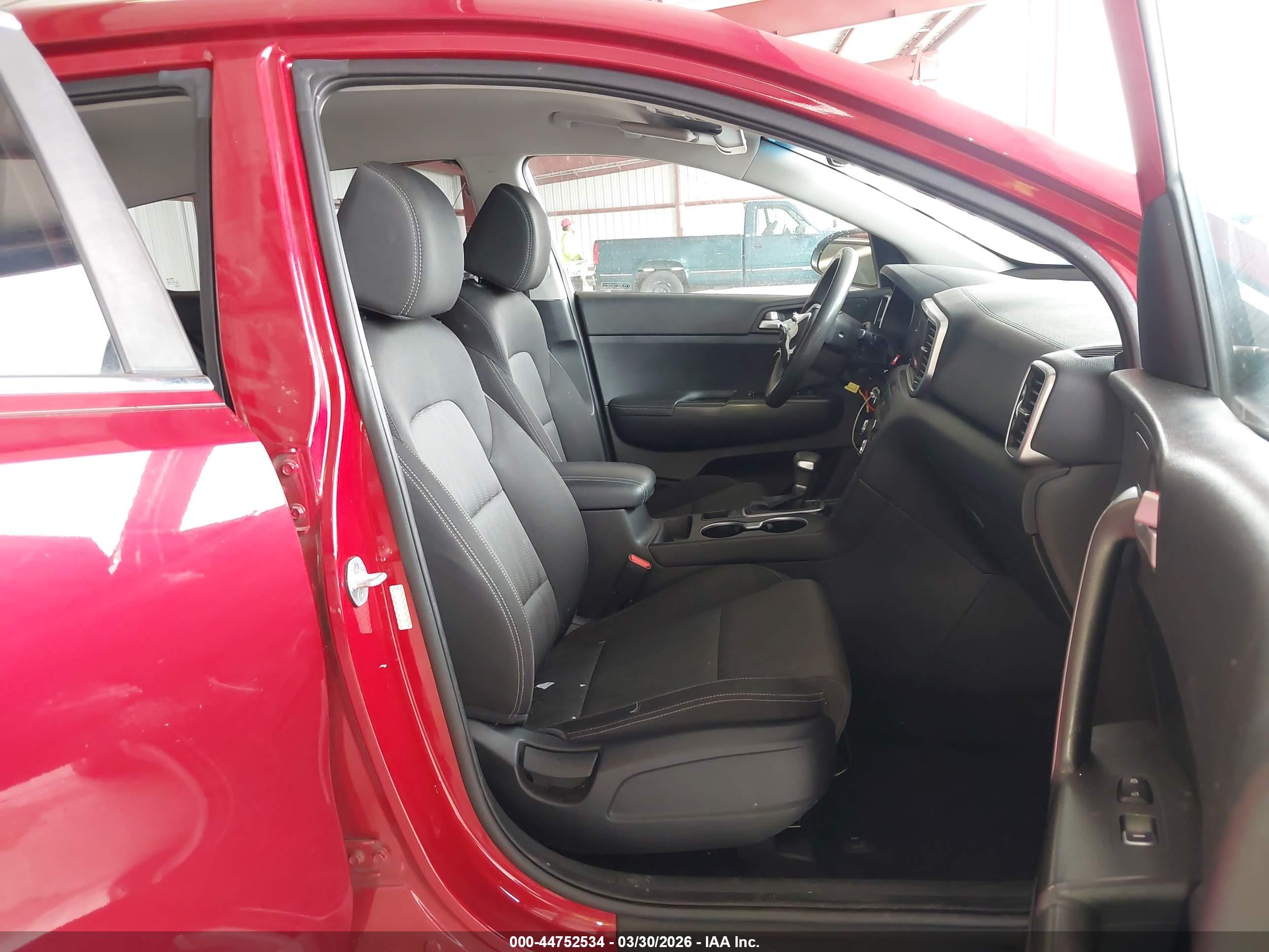KIA SPORTAGE image 5