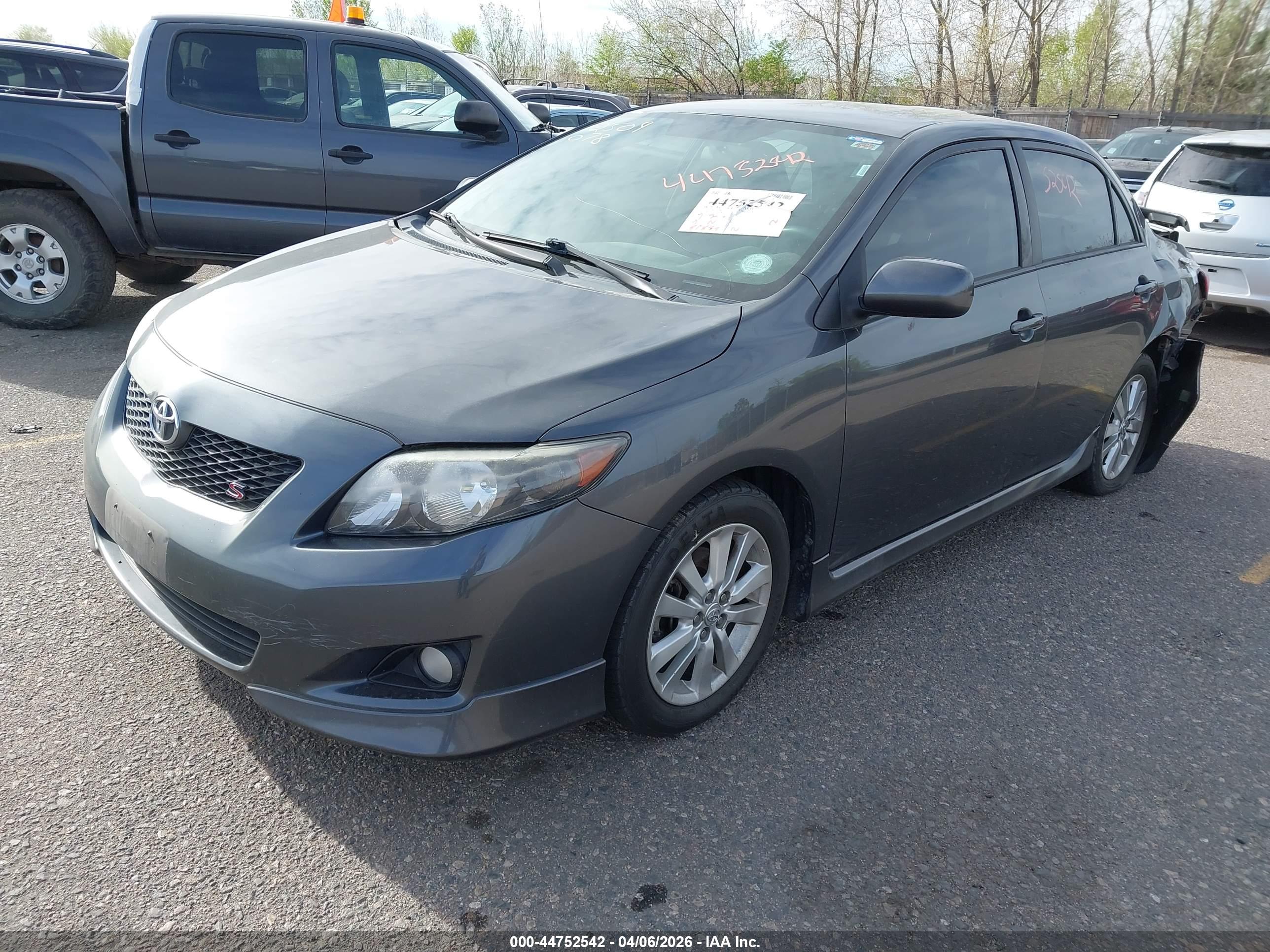 TOYOTA COROLLA image 2