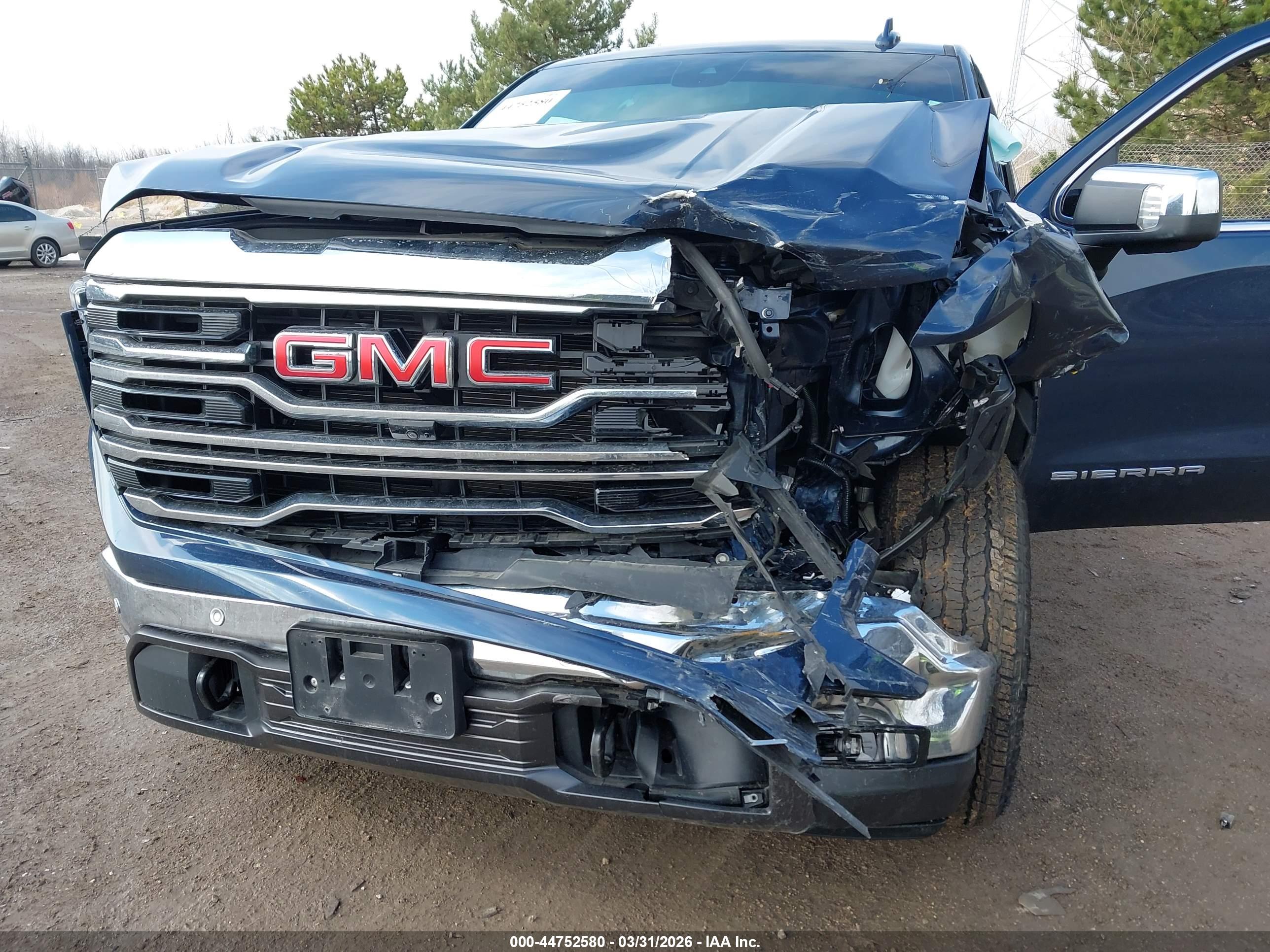 GMC SIERRA image 6