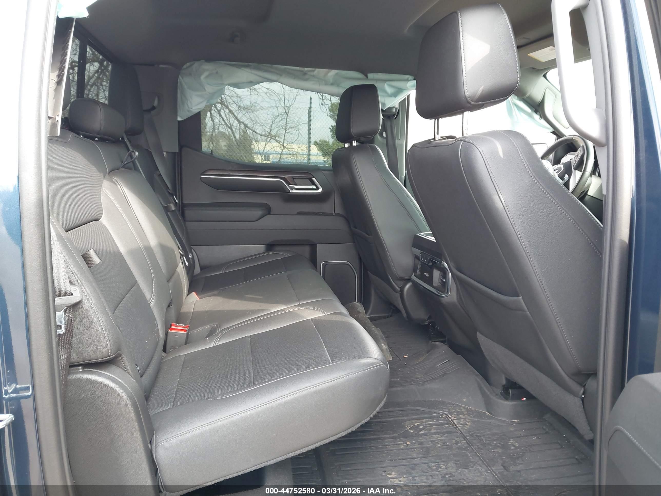 GMC SIERRA image 8