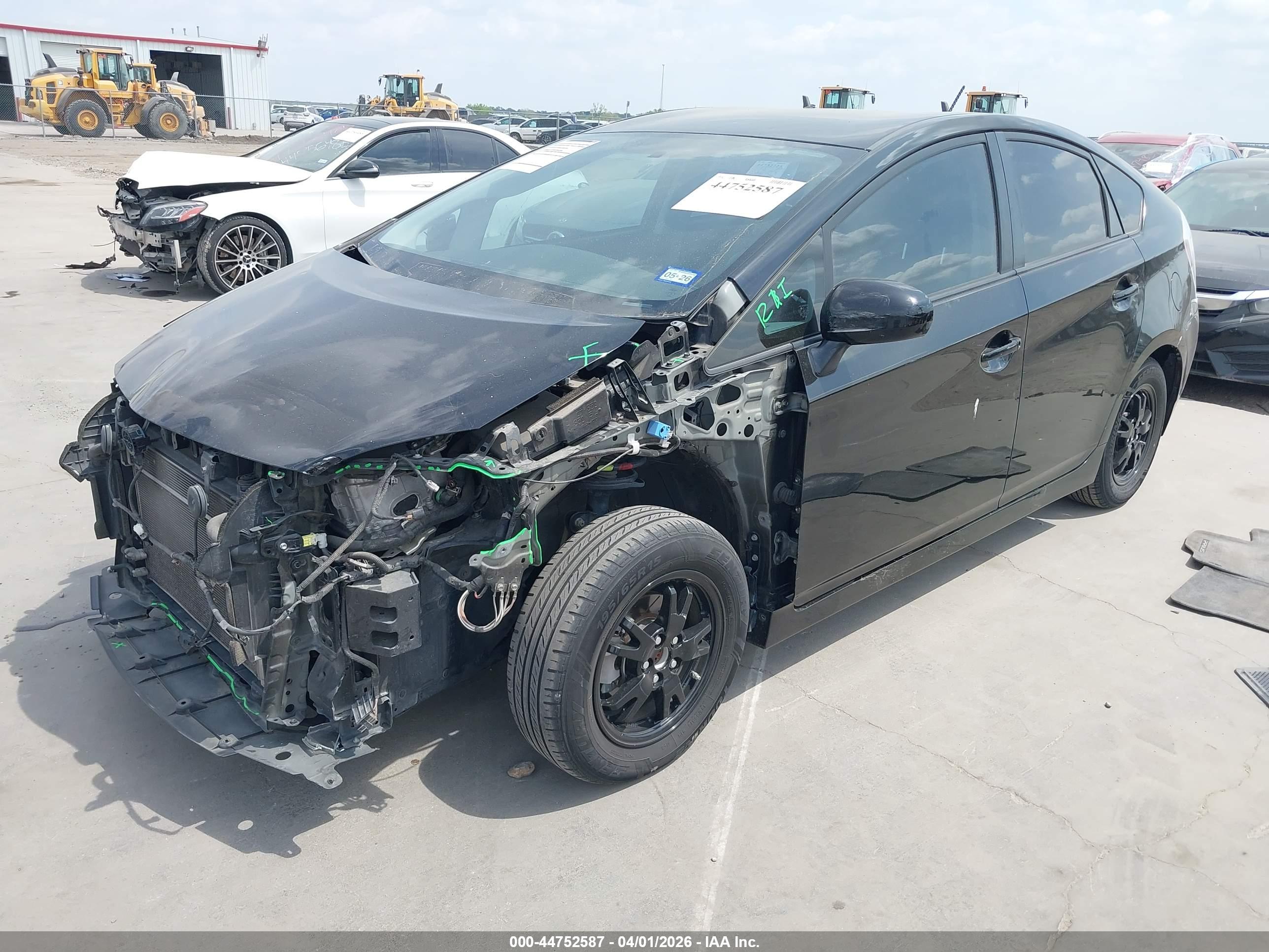TOYOTA PRIUS image 2
