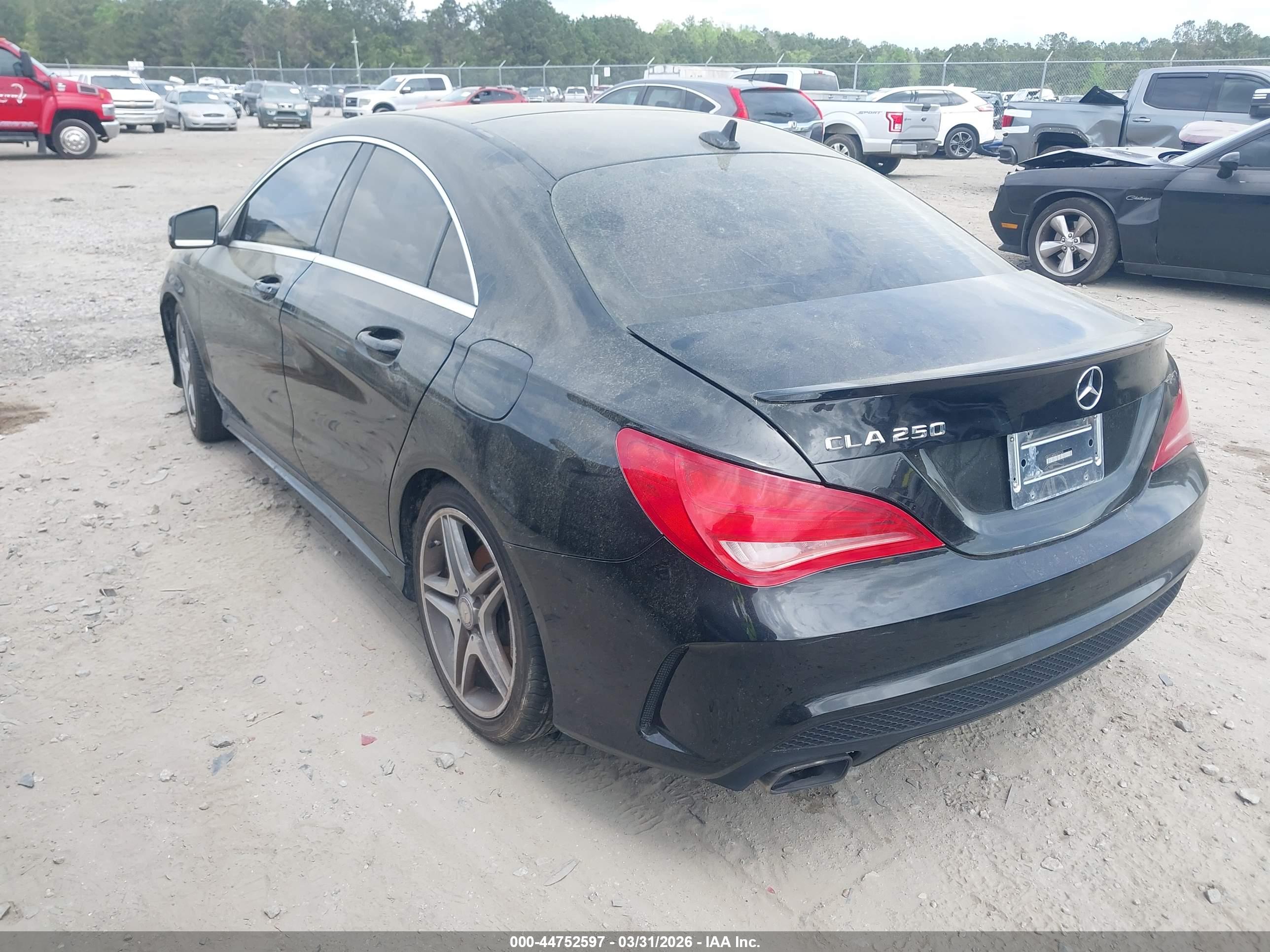 MERCEDES-BENZ CLA image 3
