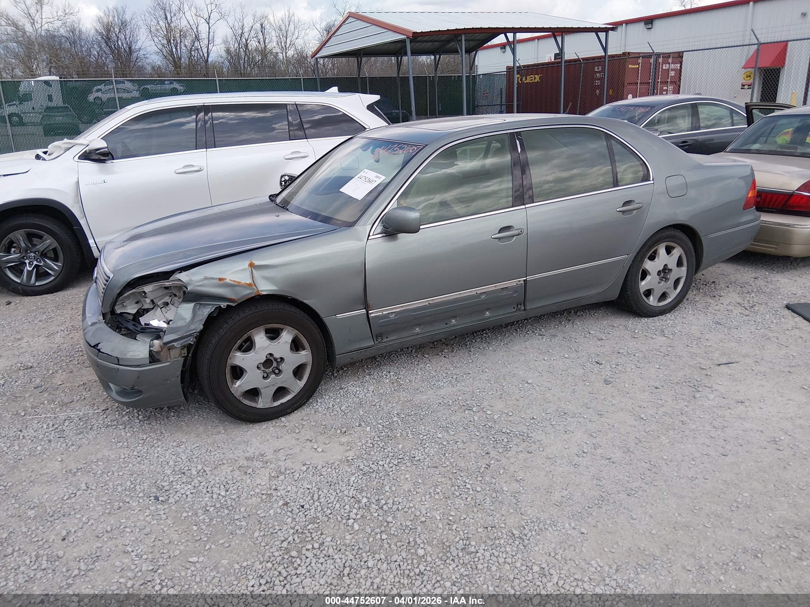 LEXUS LS image 2