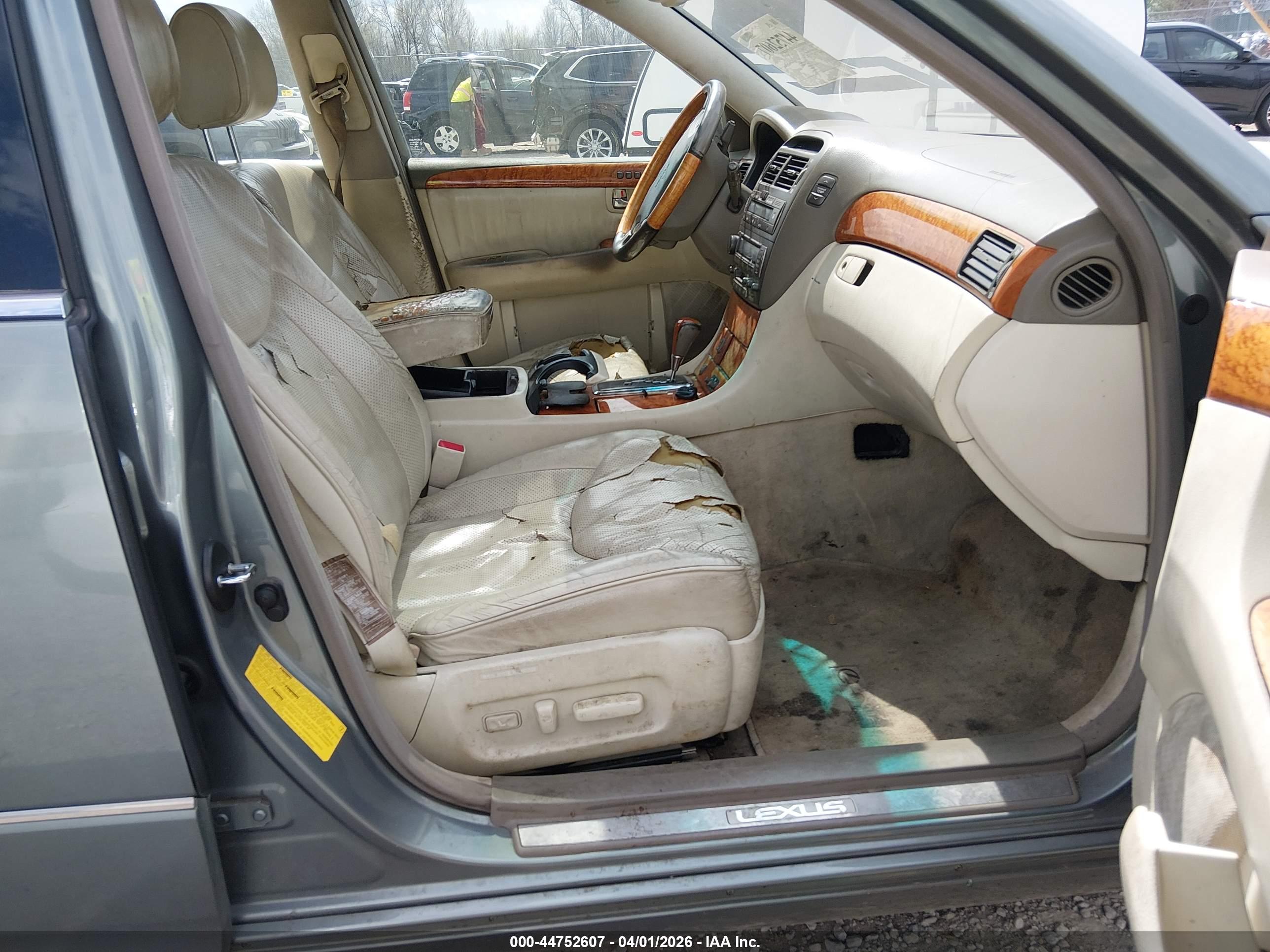 LEXUS LS image 5