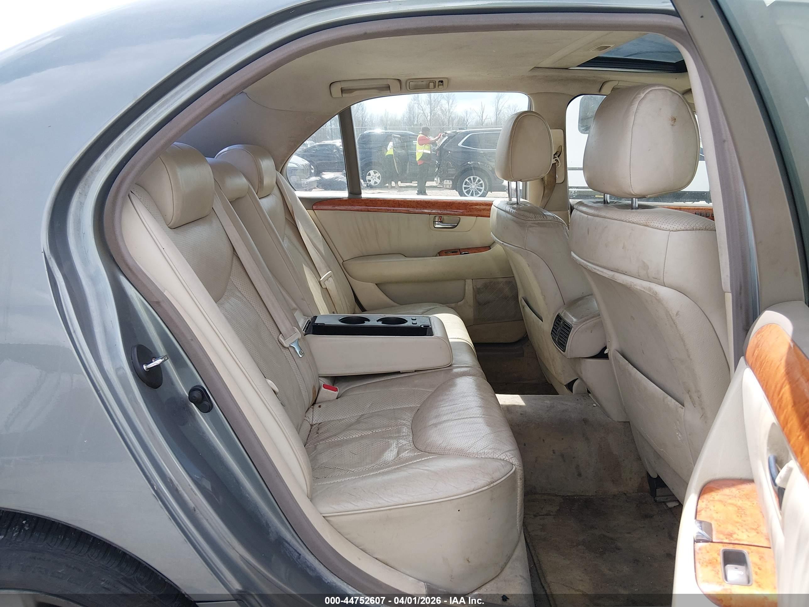 LEXUS LS image 8