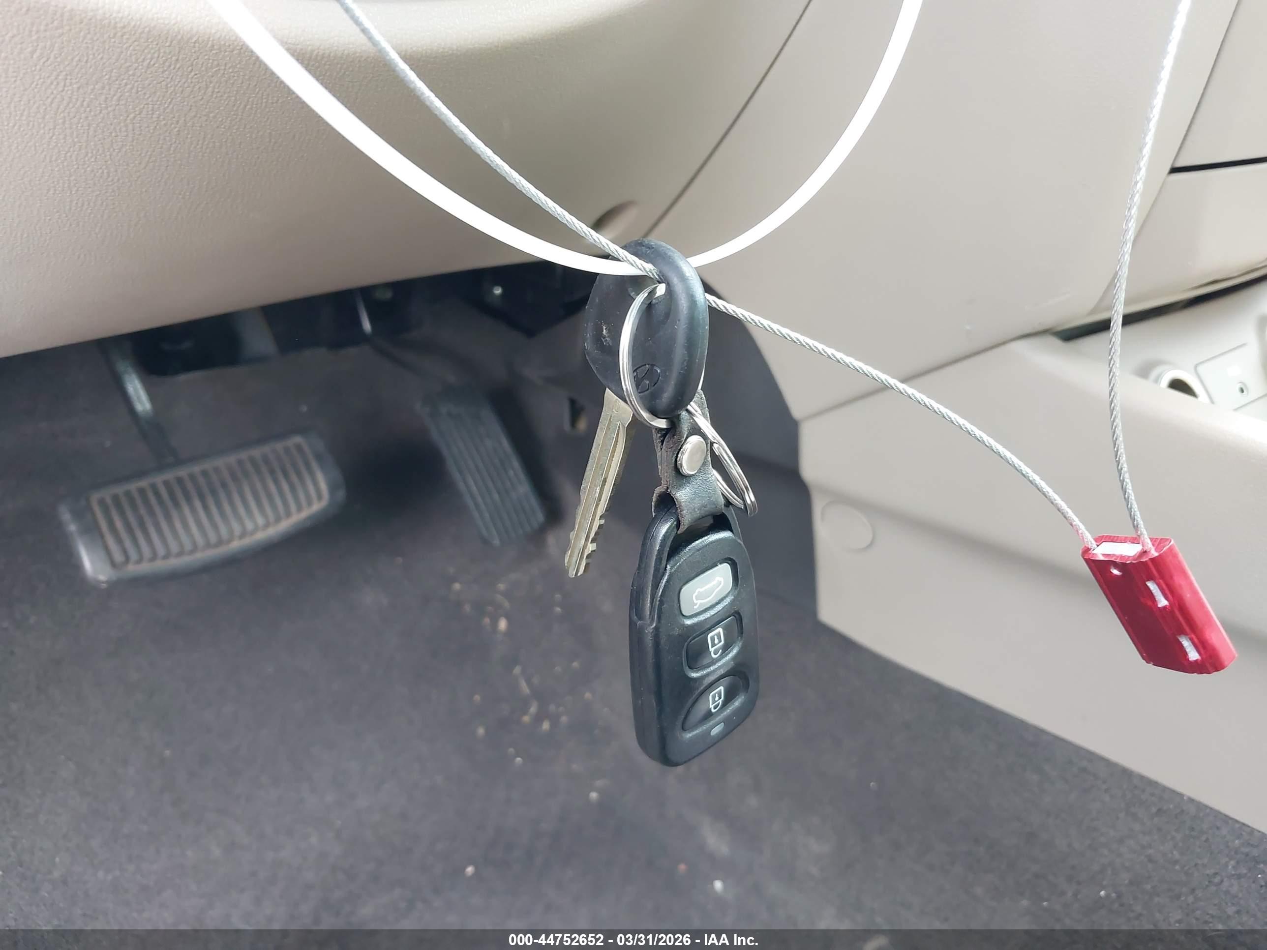 HYUNDAI ELANTRA image 11