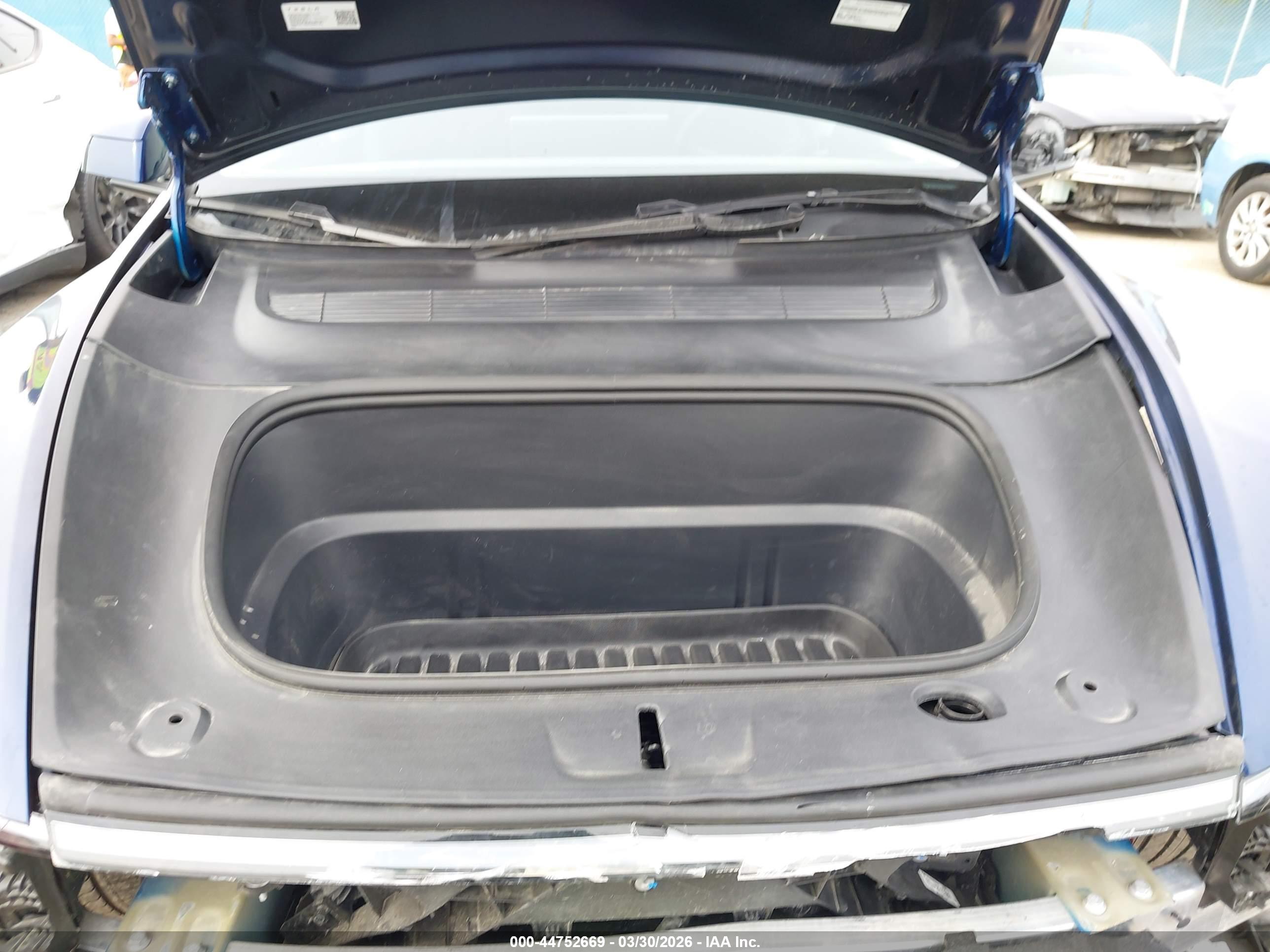 TESLA MODEL image 10