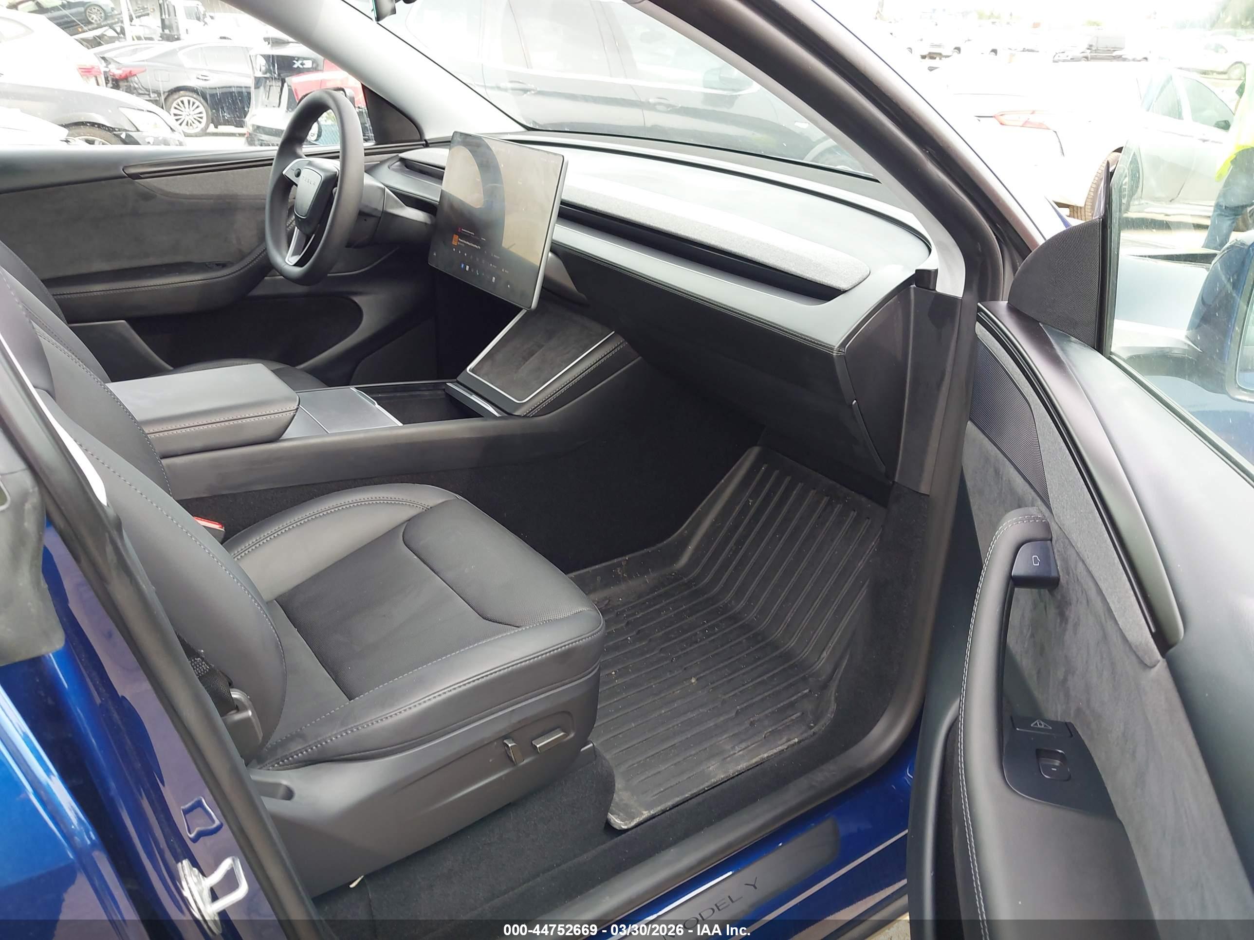 TESLA MODEL image 5