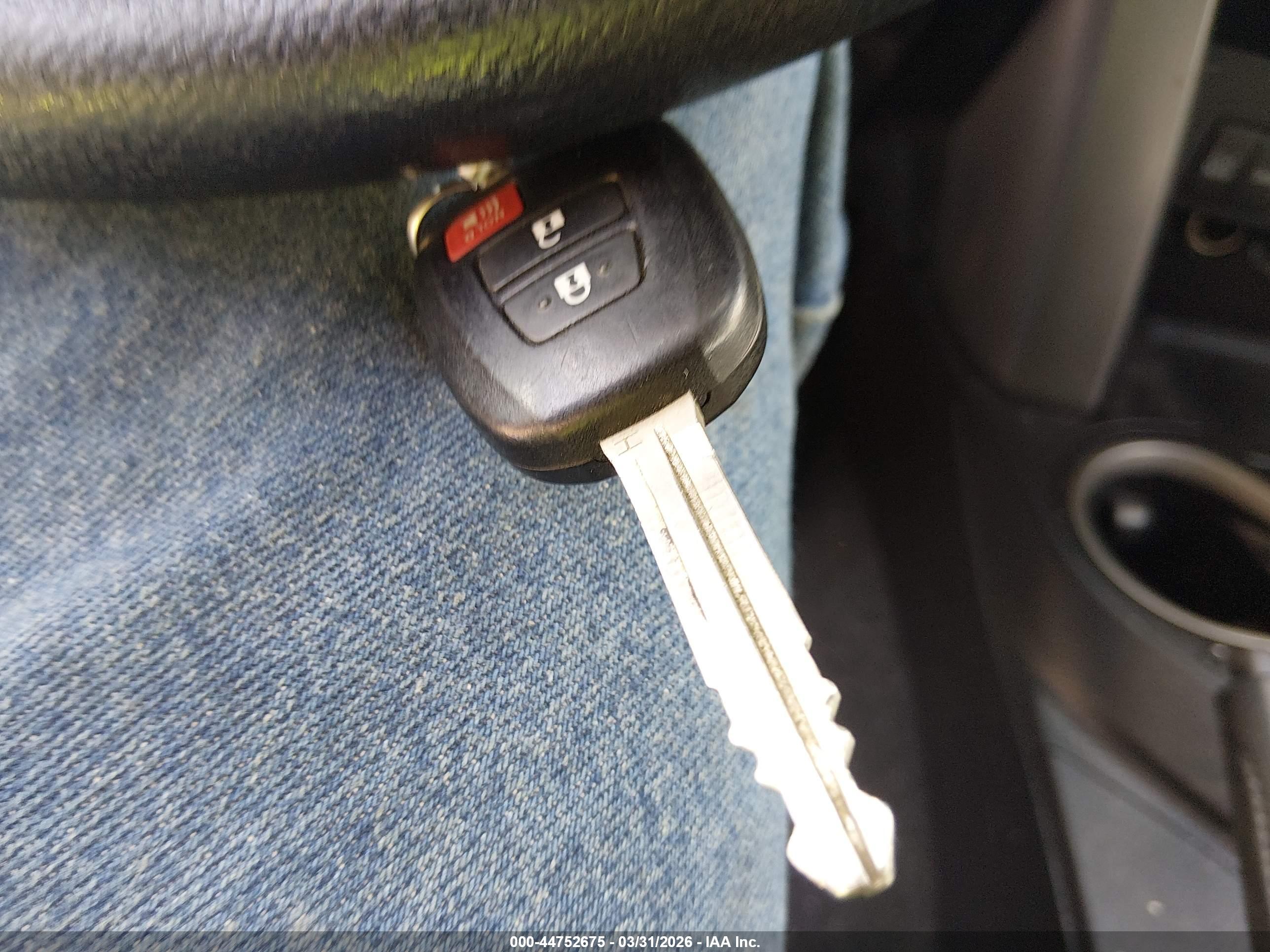 TOYOTA RAV4 image 11