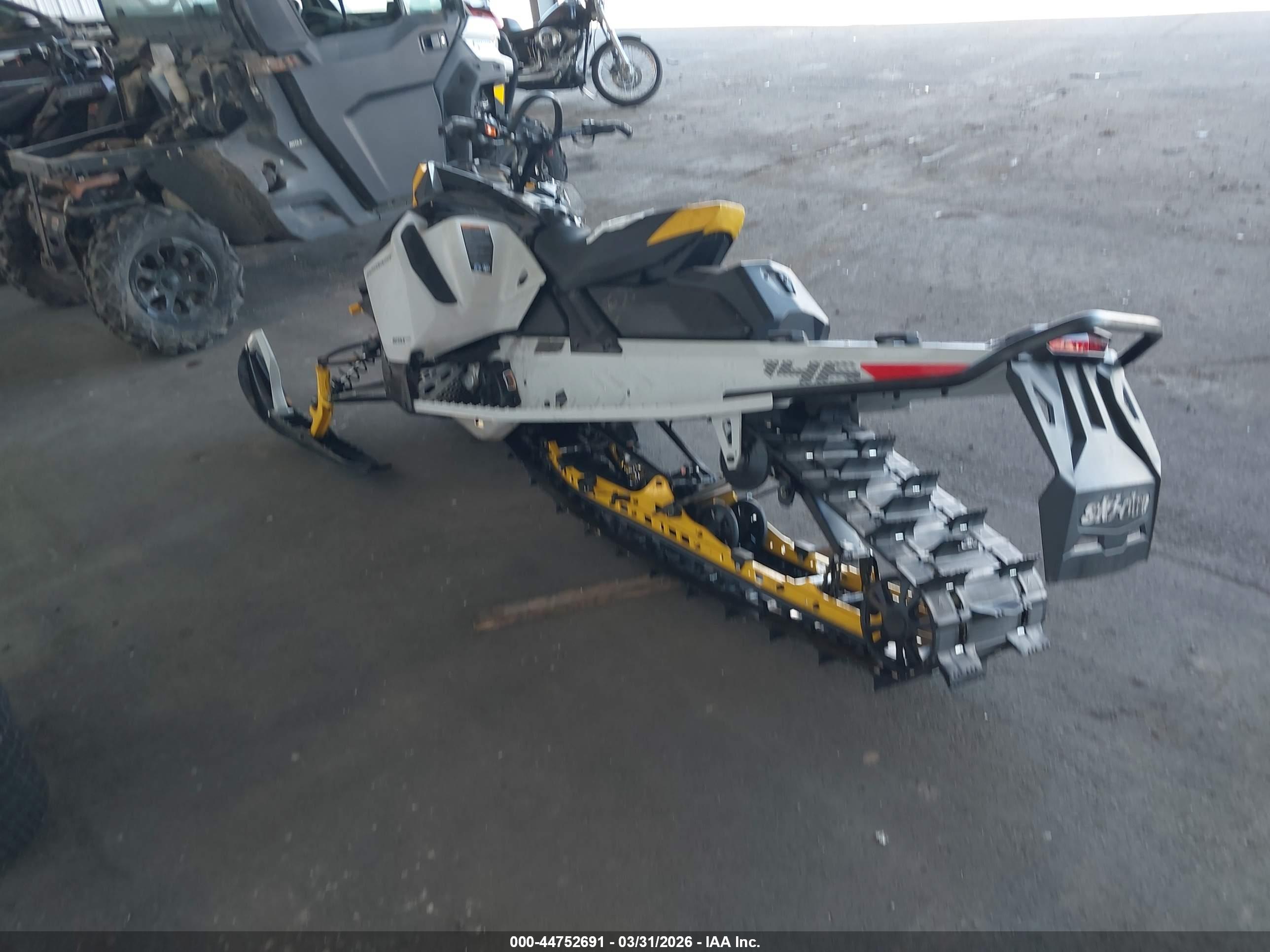 SKI-DOO BACKCOUNTRY image 3
