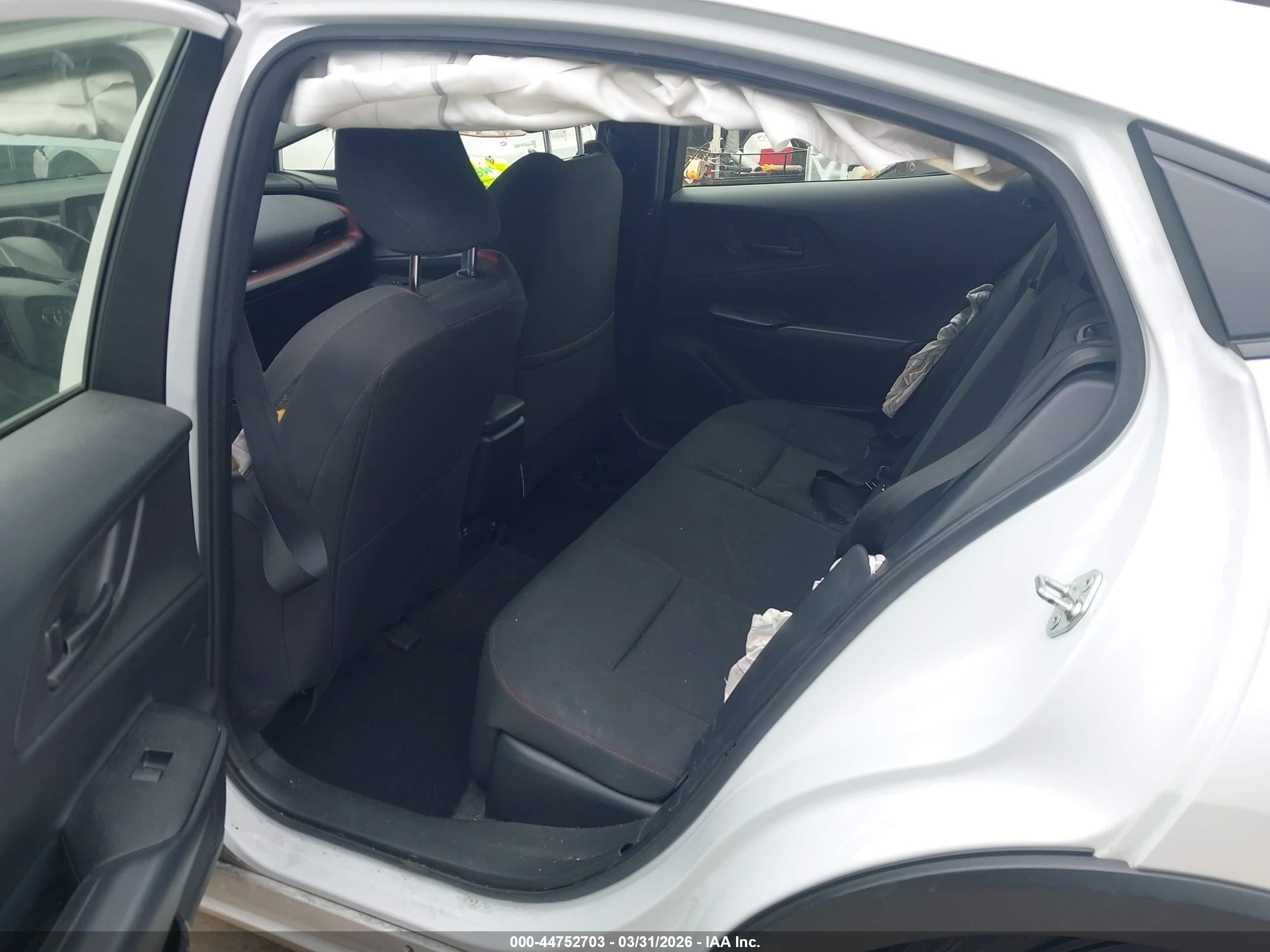 TOYOTA PRIUS image 8