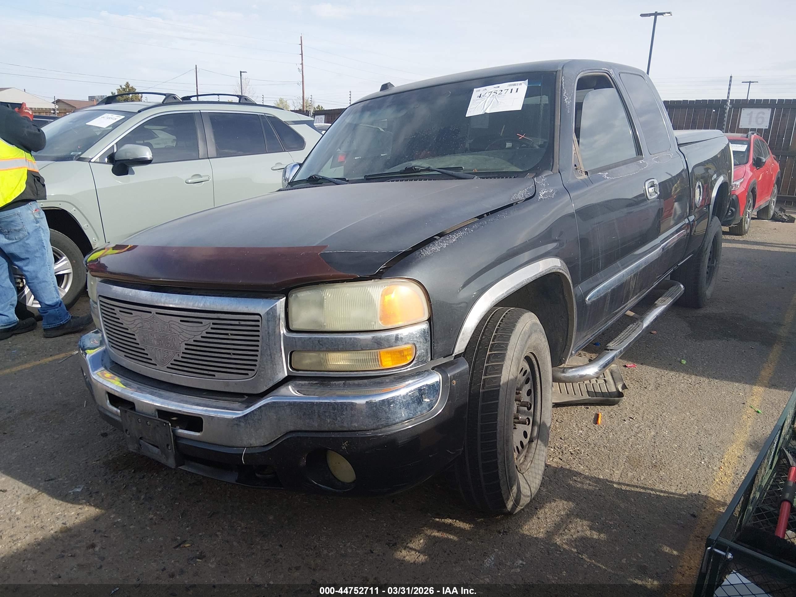 GMC SIERRA image 2