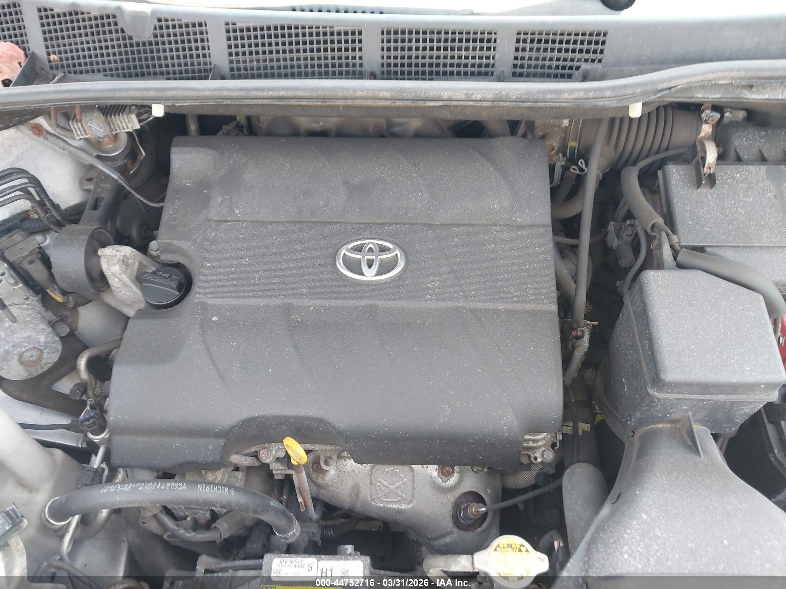 TOYOTA SIENNA image 10