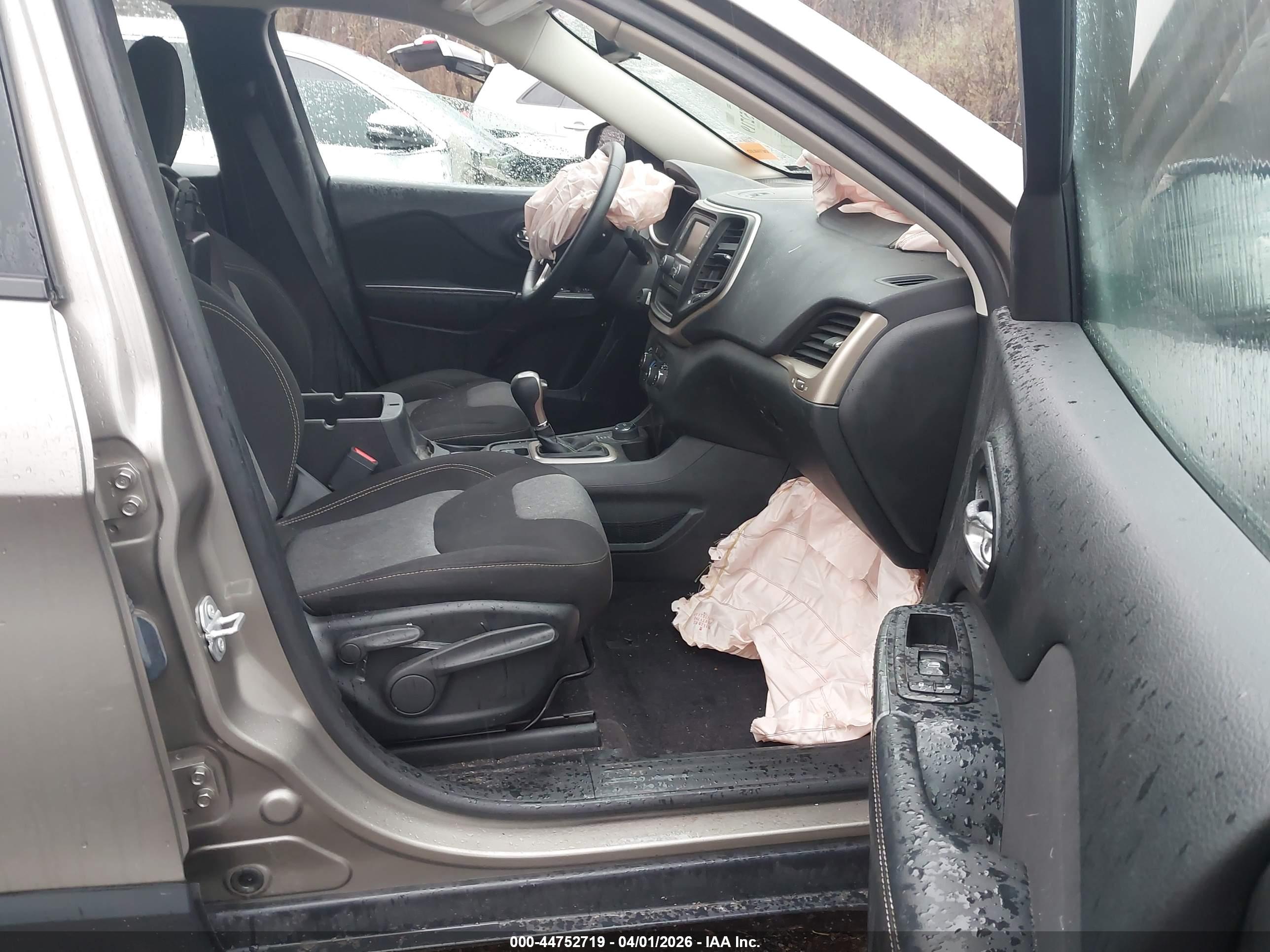 JEEP CHEROKEE image 5