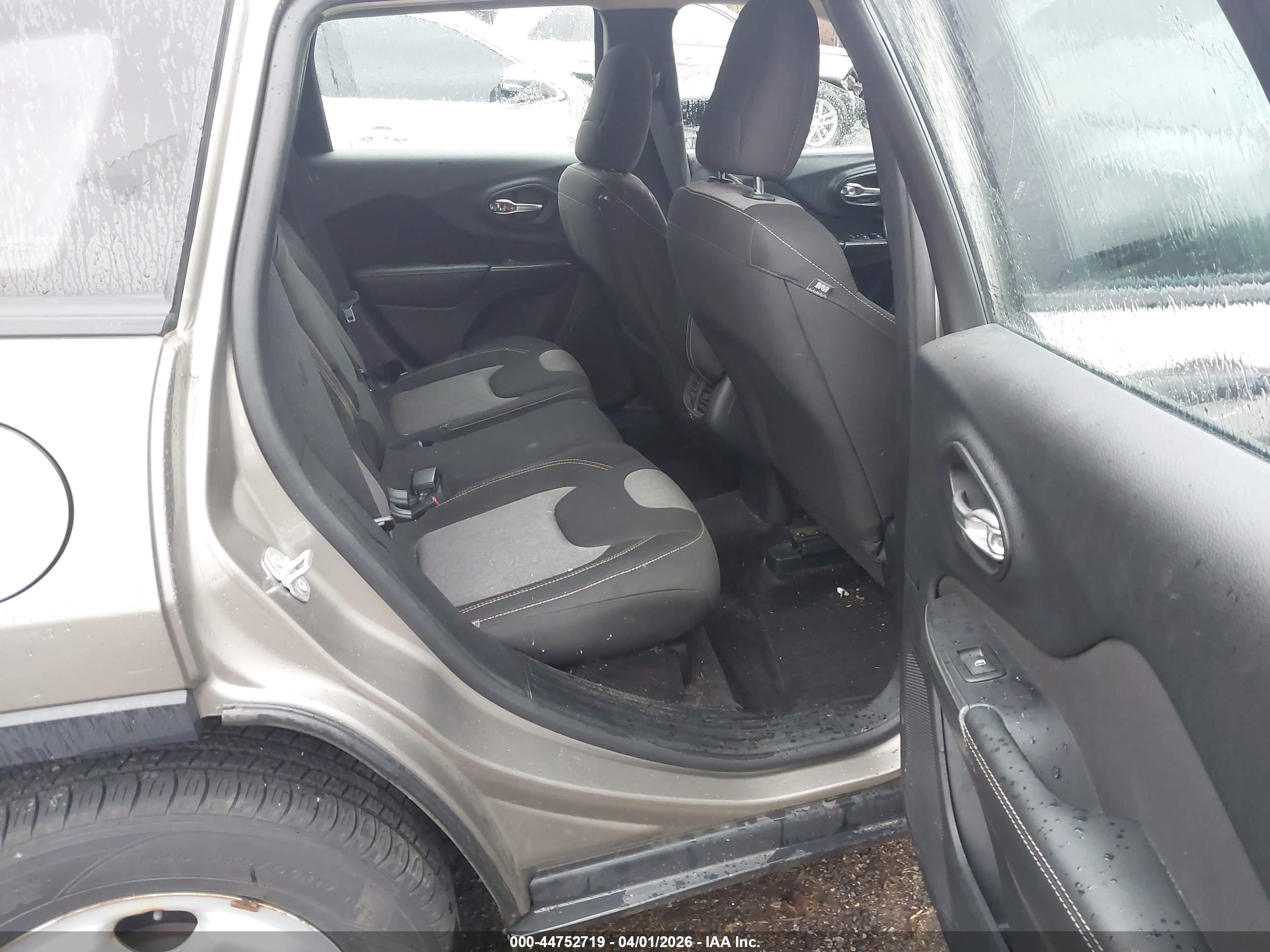 JEEP CHEROKEE image 8
