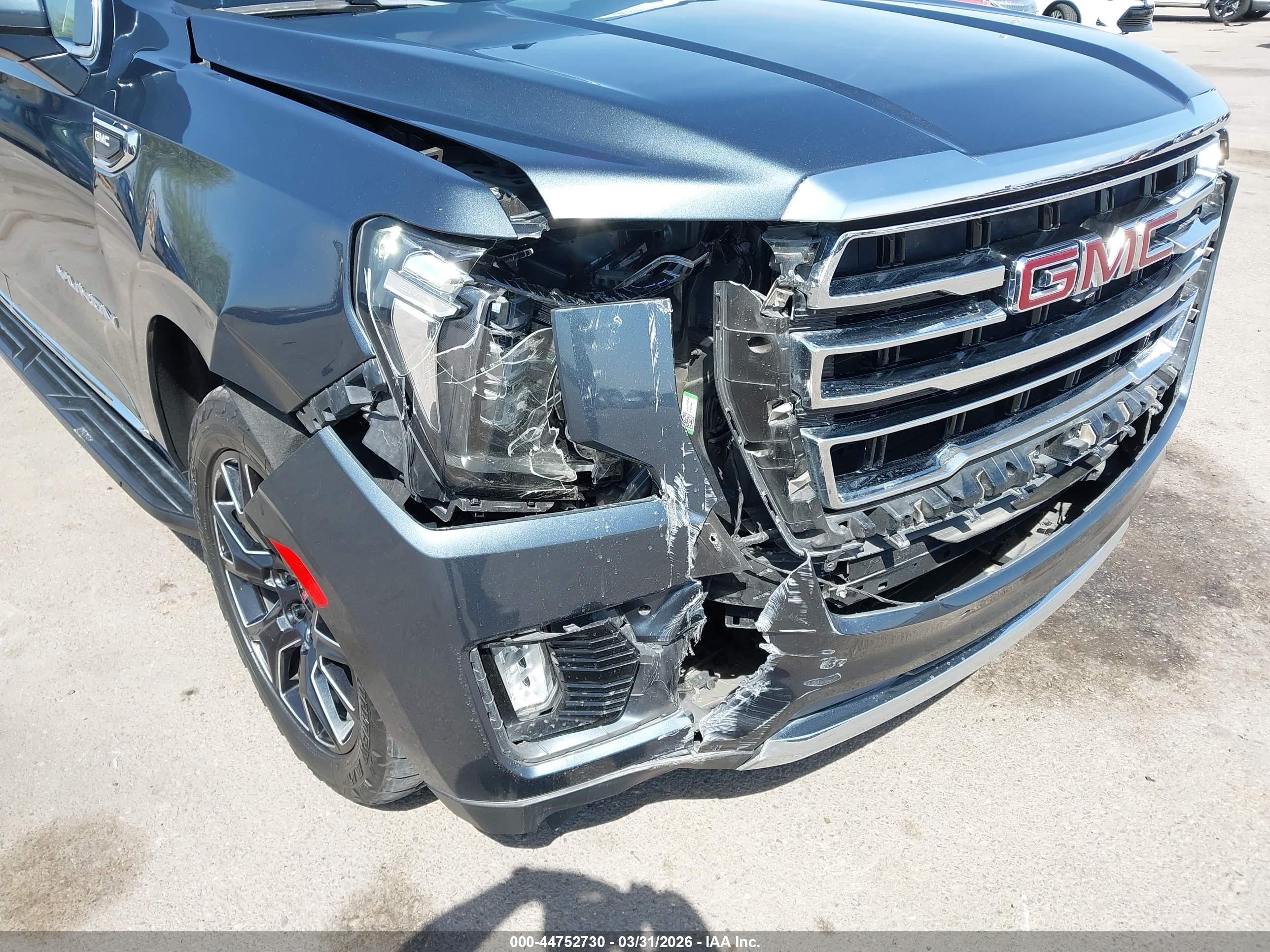GMC YUKON image 6
