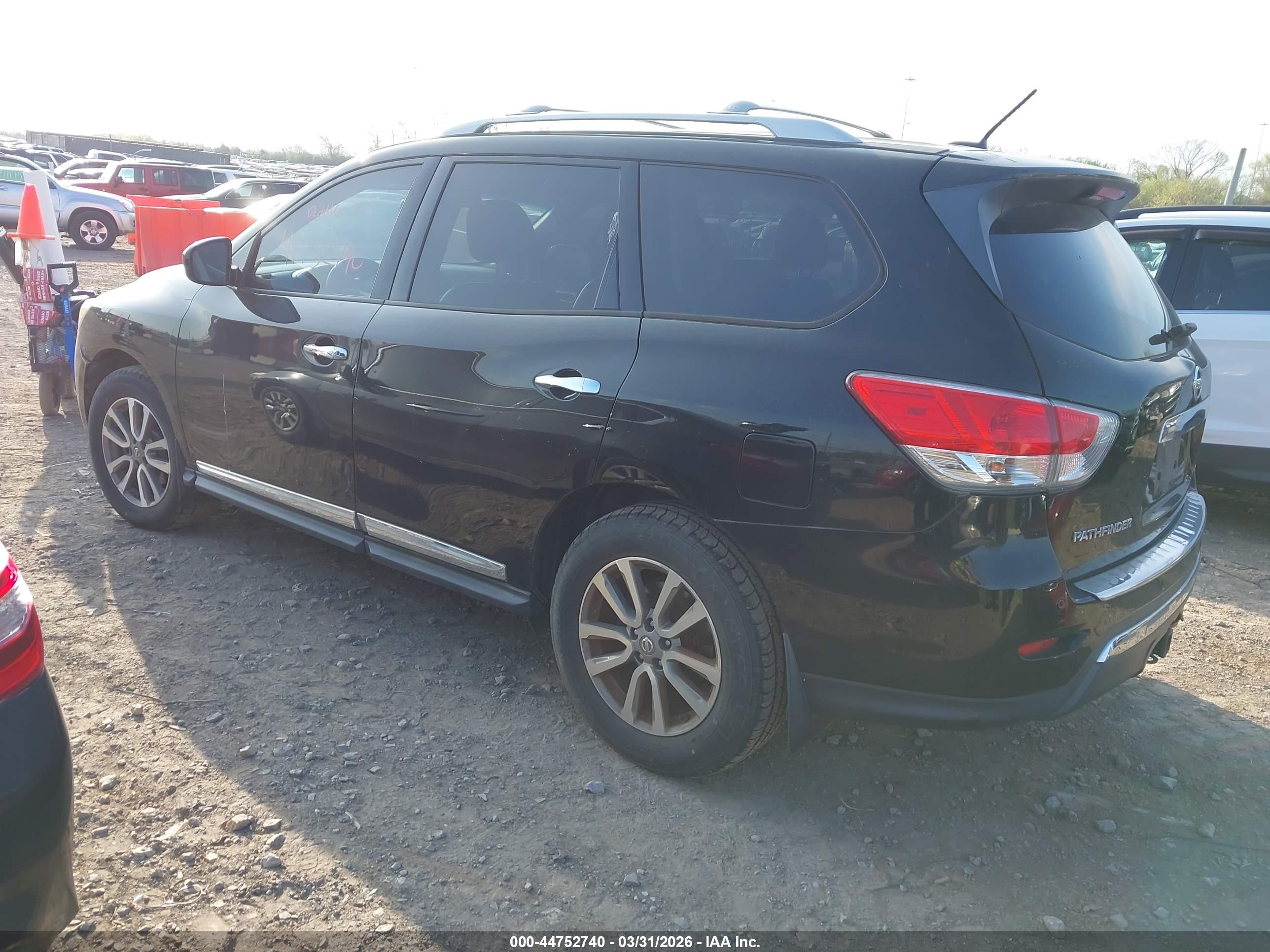 NISSAN PATHFINDER image 3