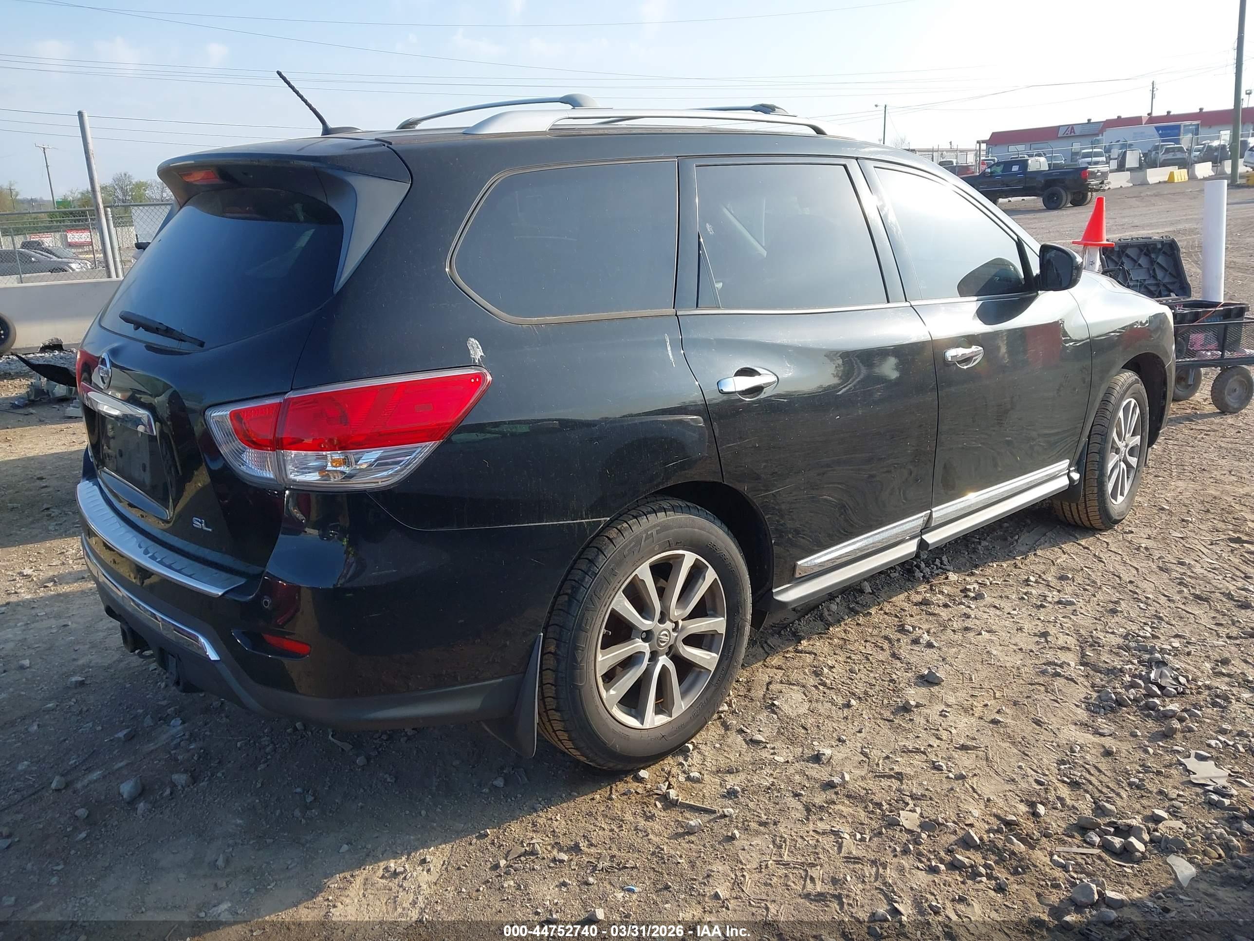 NISSAN PATHFINDER image 4