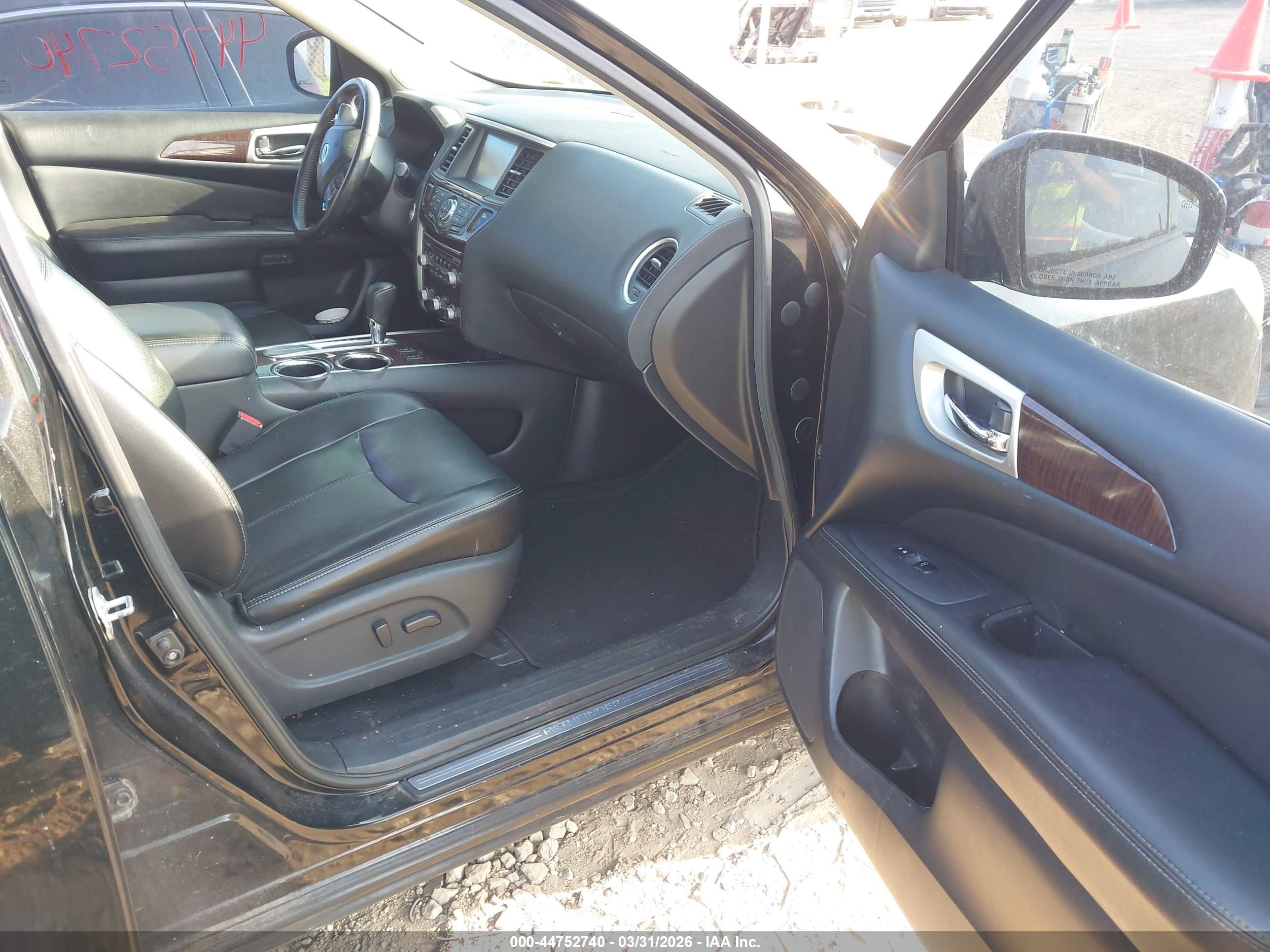 NISSAN PATHFINDER image 5