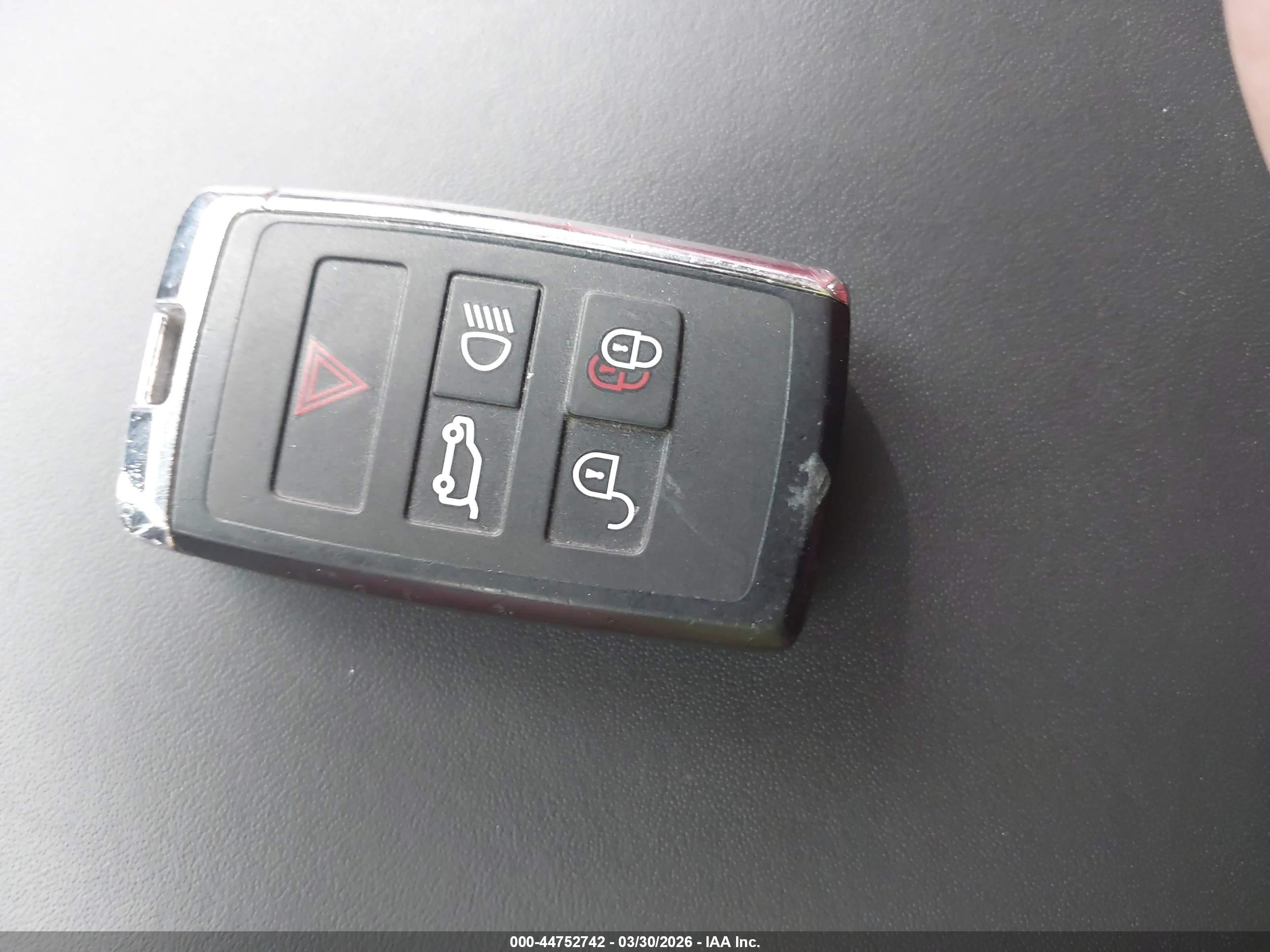 LAND ROVER image 11